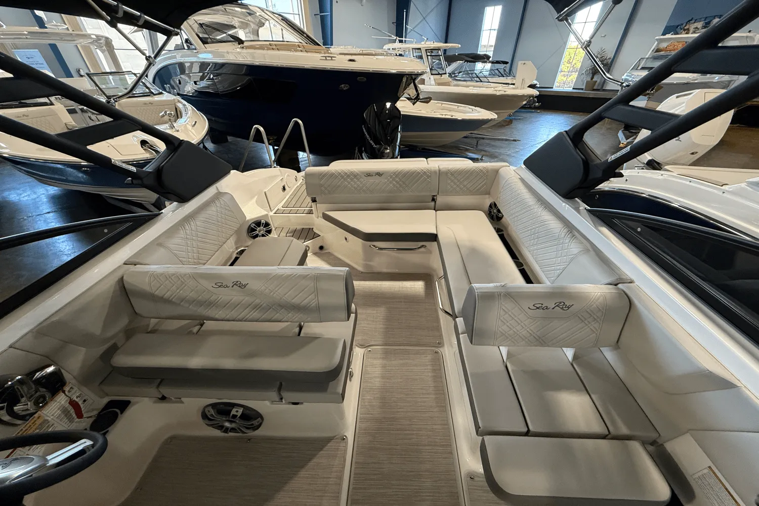 2026 Sea Ray SDX 250 Outboard Image Thumbnail #4