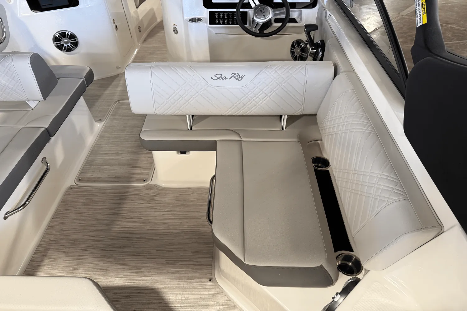 2026 Sea Ray SDX 250 Outboard Image Thumbnail #3