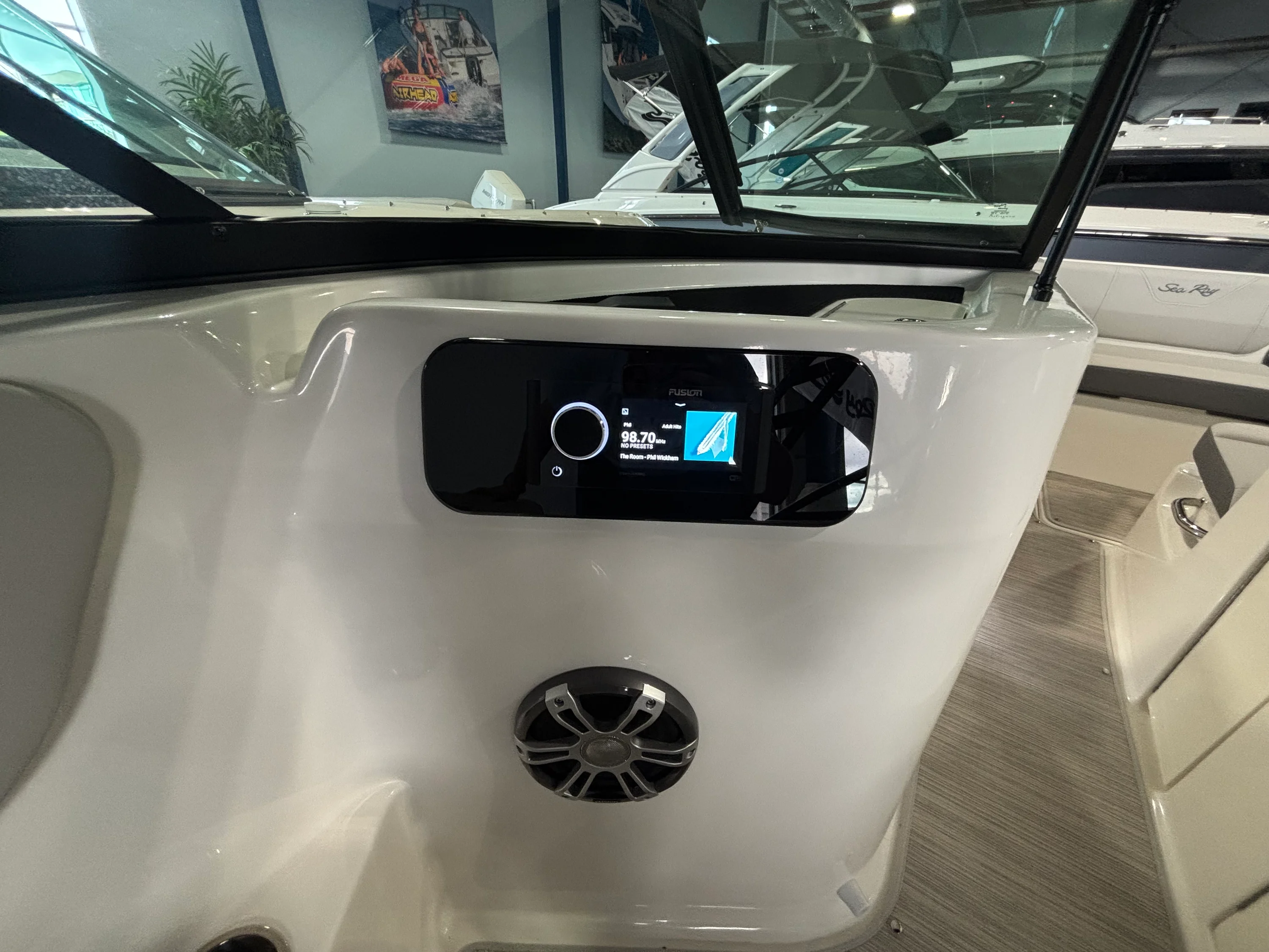 2026 Sea Ray SDX 250 Outboard Image Thumbnail #20