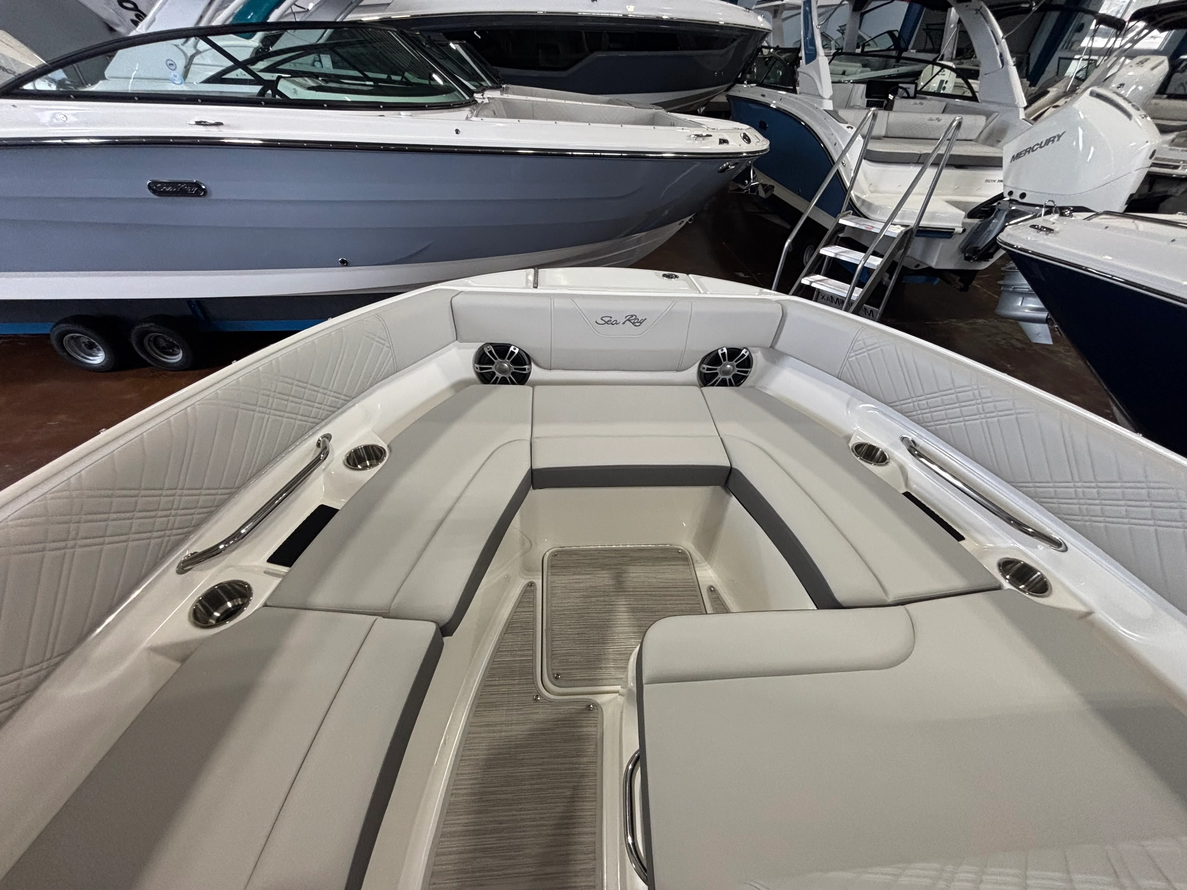 2026 Sea Ray SDX 250 Outboard Image Thumbnail #28