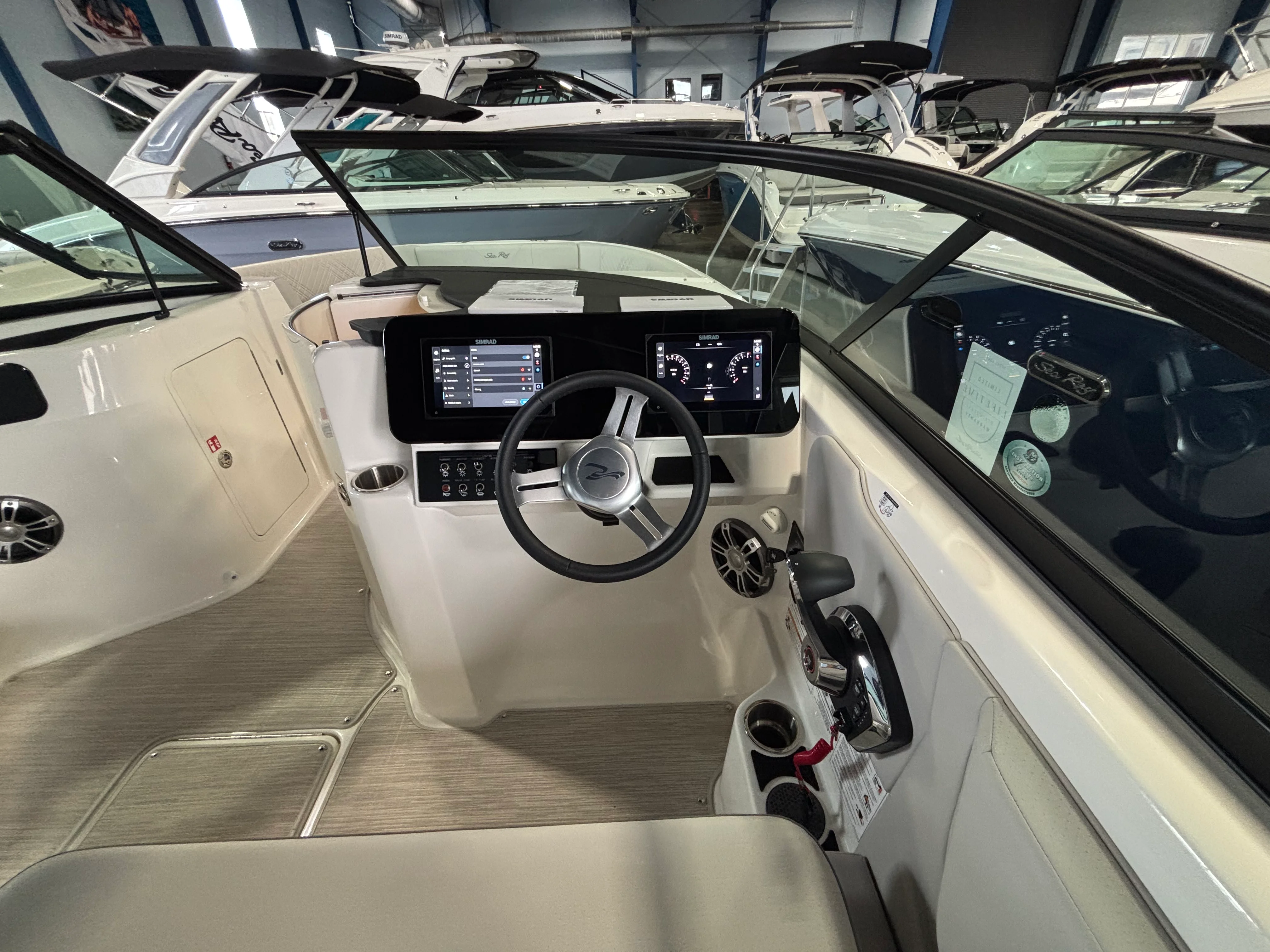 2026 Sea Ray SDX 250 Outboard Image Thumbnail #18