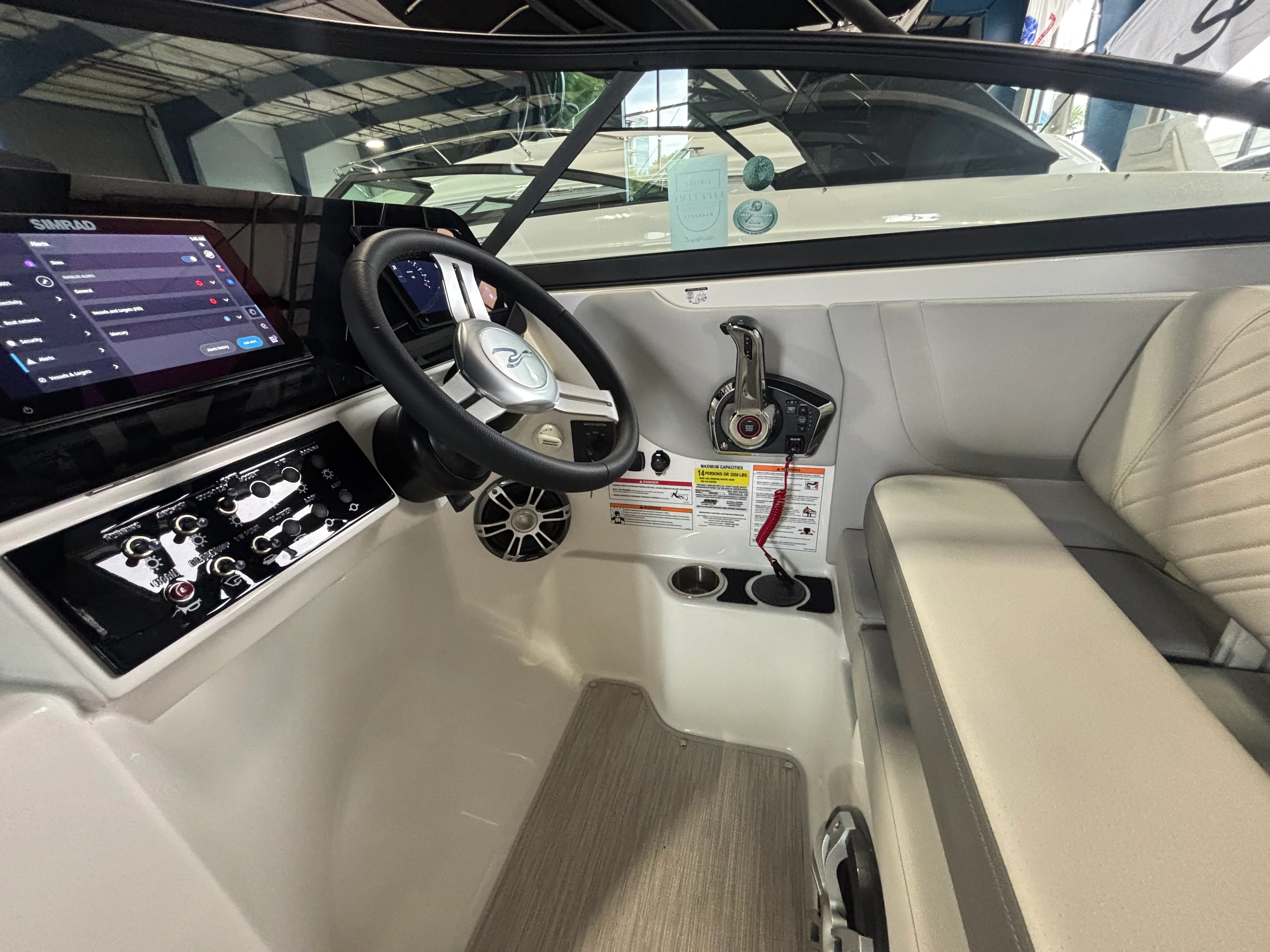 2026 Sea Ray SDX 250 Outboard Image Thumbnail #19