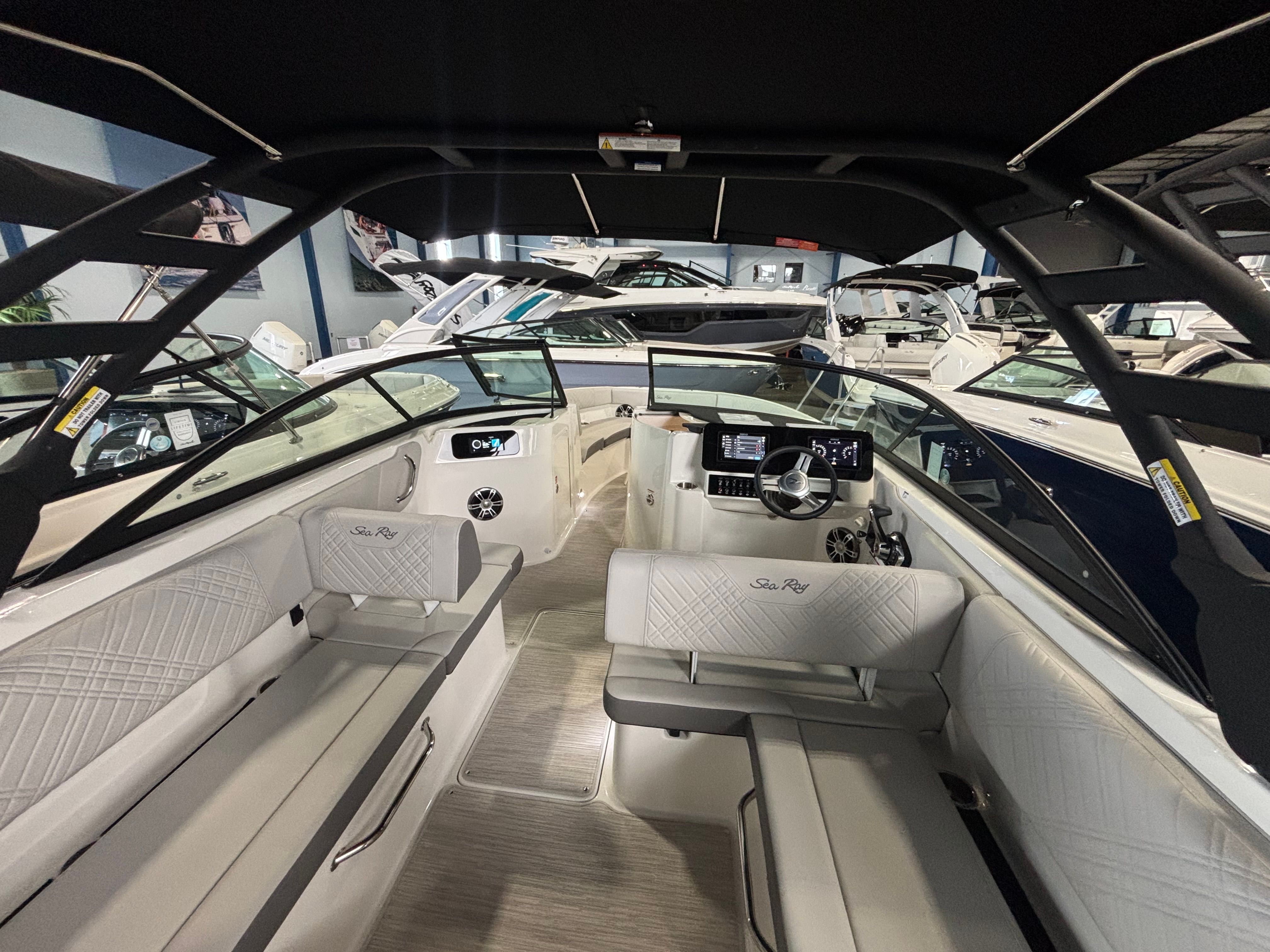 2026 Sea Ray SDX 250 Outboard Image Thumbnail #11