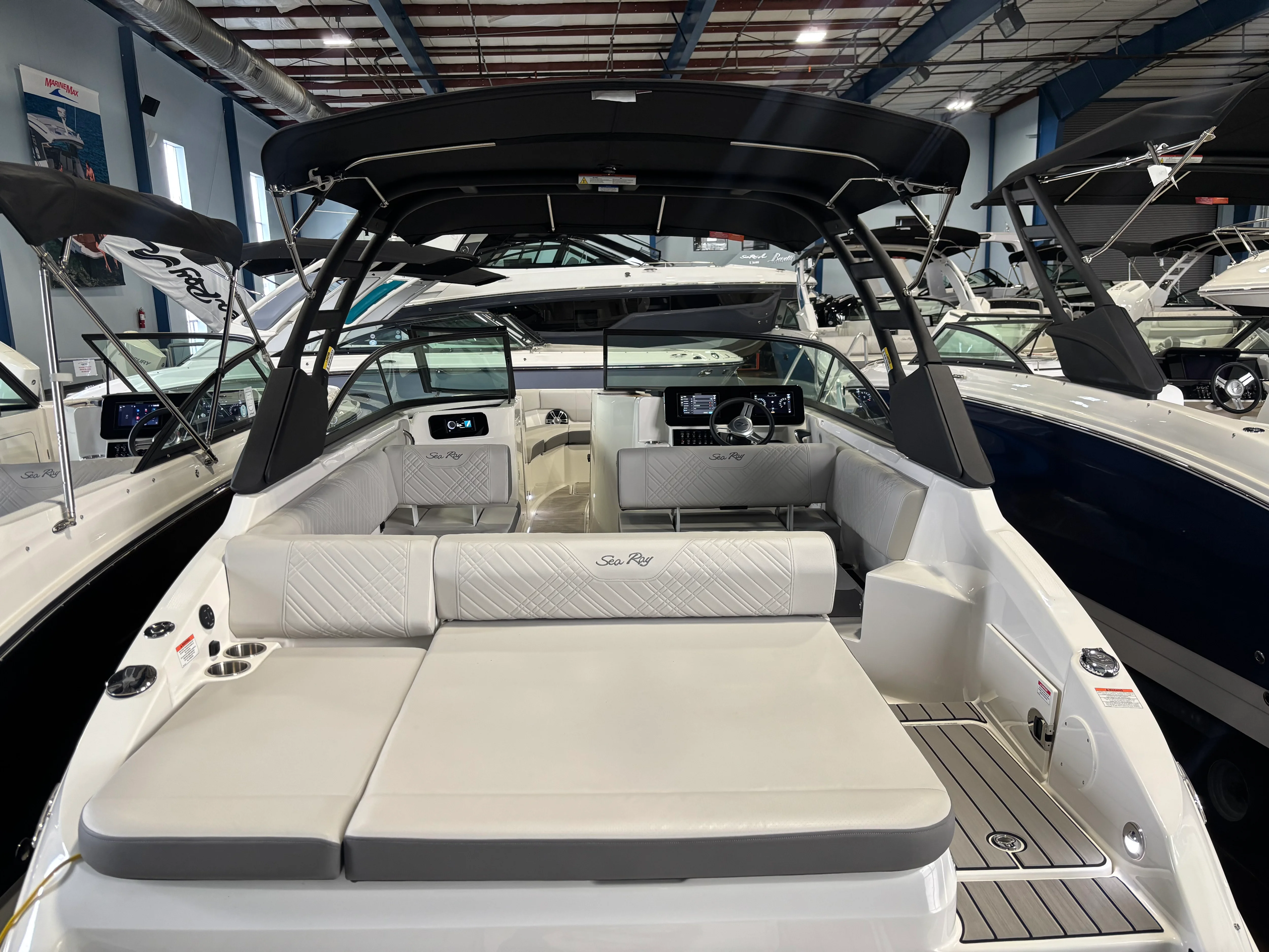 2026 Sea Ray SDX 250 Outboard Image Thumbnail #6