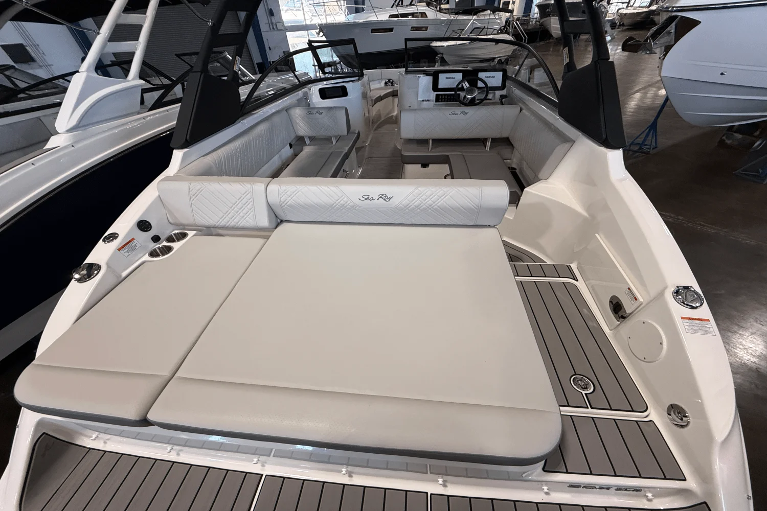 2026 Sea Ray SDX 250 Outboard Image Thumbnail #3