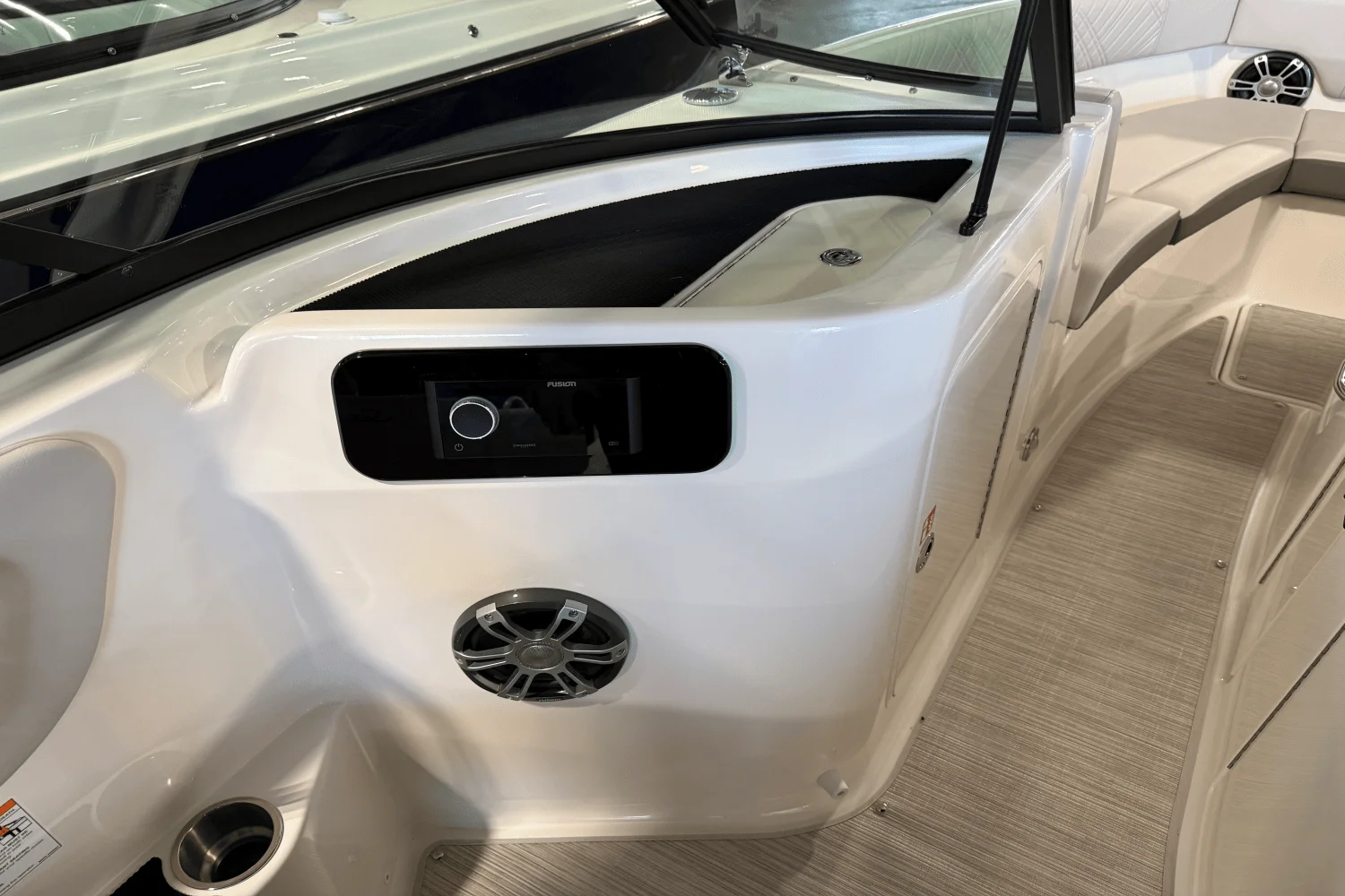 2026 Sea Ray SDX 250 Outboard Image Thumbnail #21