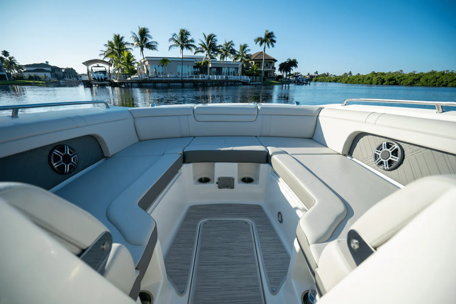 2026 Sea Ray SDX 290 Outboard Image Thumbnail #19