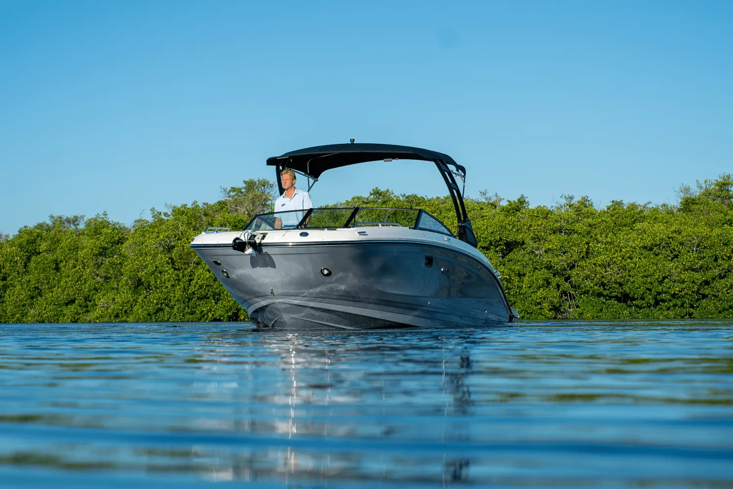 2026 Sea Ray SDX 290 Outboard Image Thumbnail #35