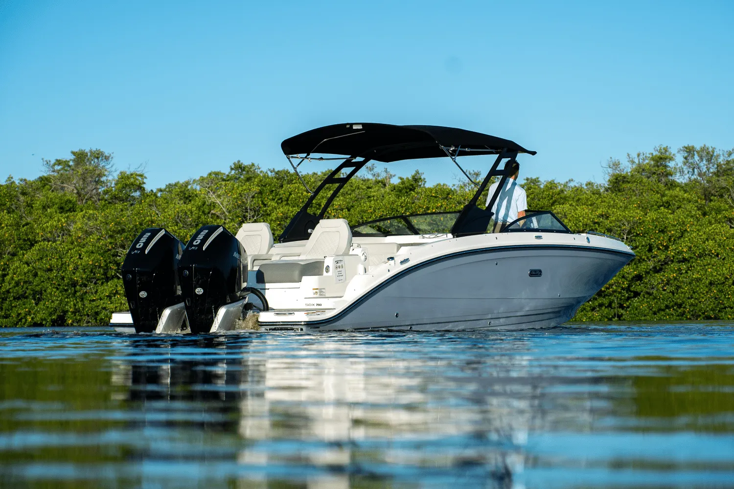 2026 Sea Ray SDX 290 Outboard Image Thumbnail #3