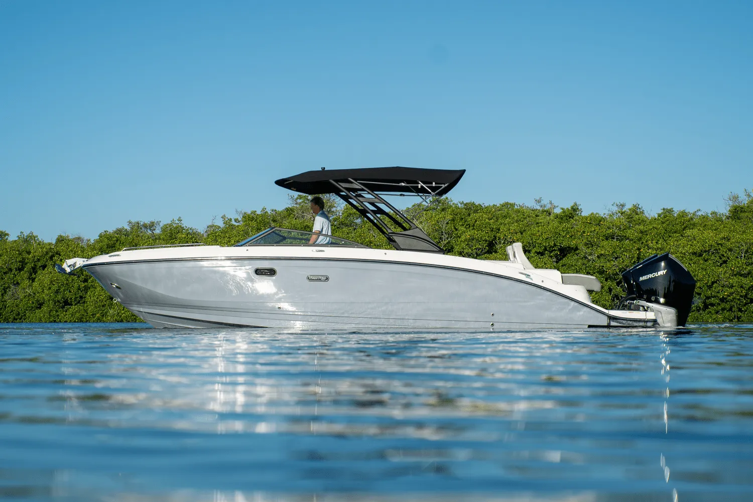 2026 Sea Ray SDX 290 Outboard Image Thumbnail #37