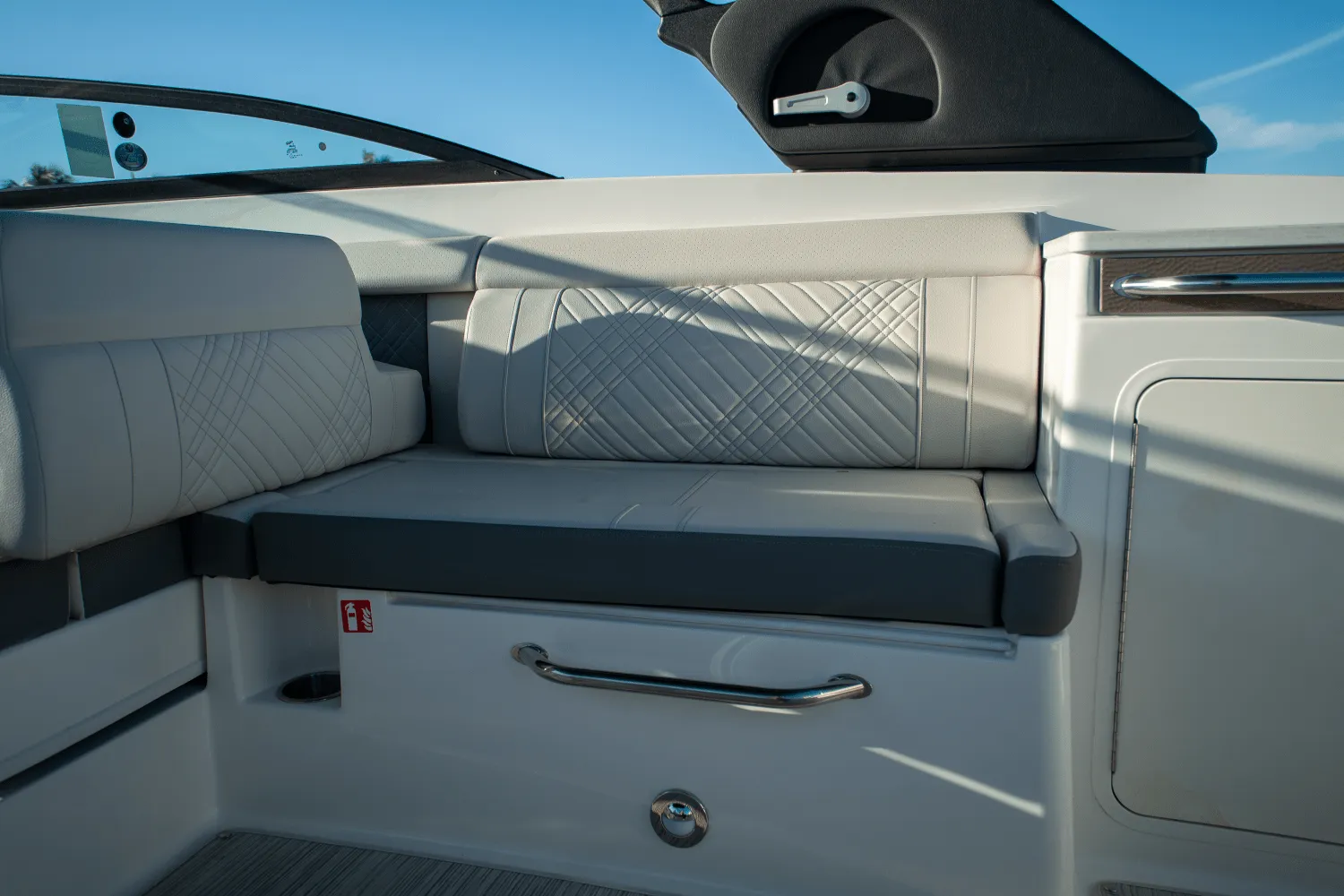 2026 Sea Ray SDX 290 Outboard Image Thumbnail #9