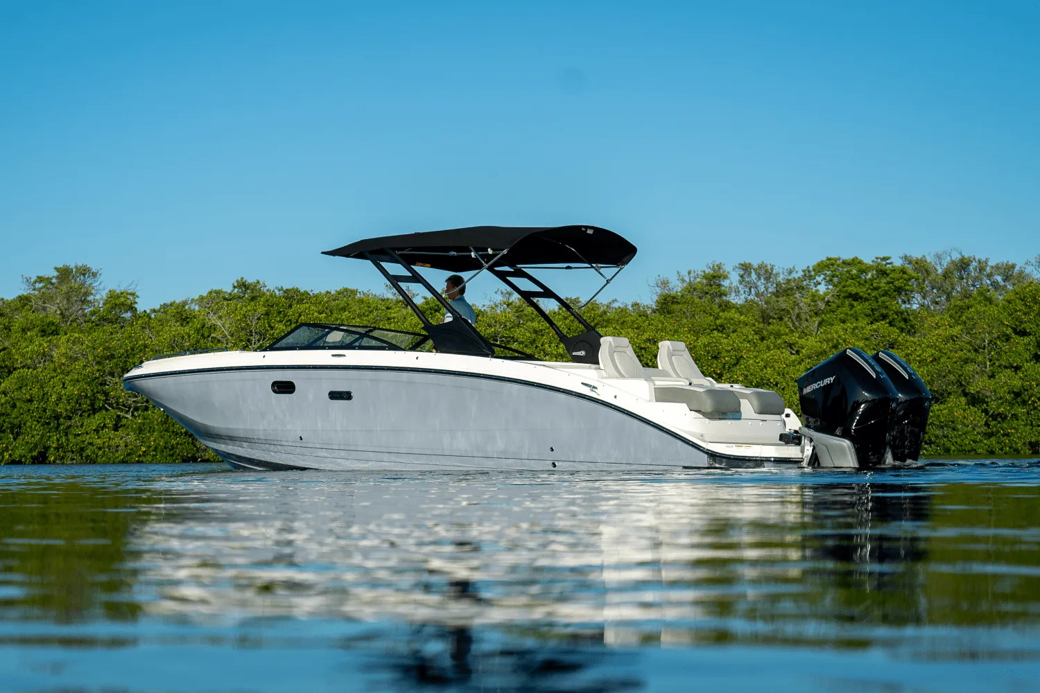 2026 Sea Ray SDX 290 Outboard Image Thumbnail #23