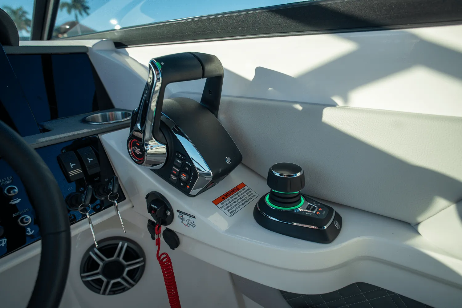 2026 Sea Ray SDX 290 Outboard Image Thumbnail #15