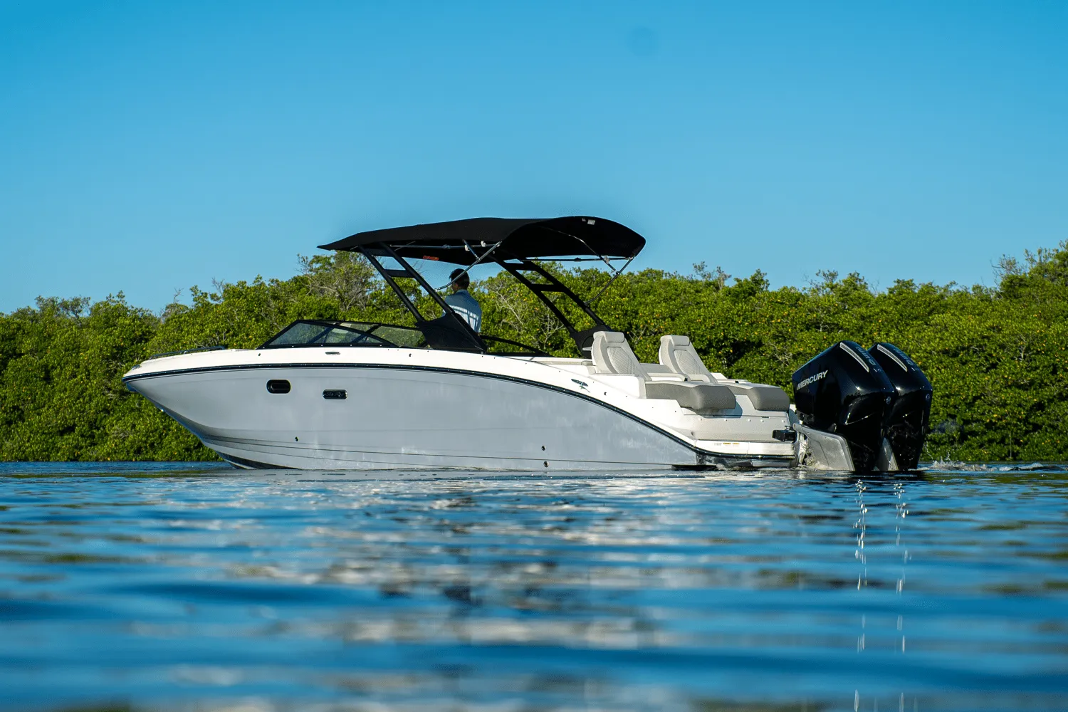 2026 Sea Ray SDX 290 Outboard Image Thumbnail #39