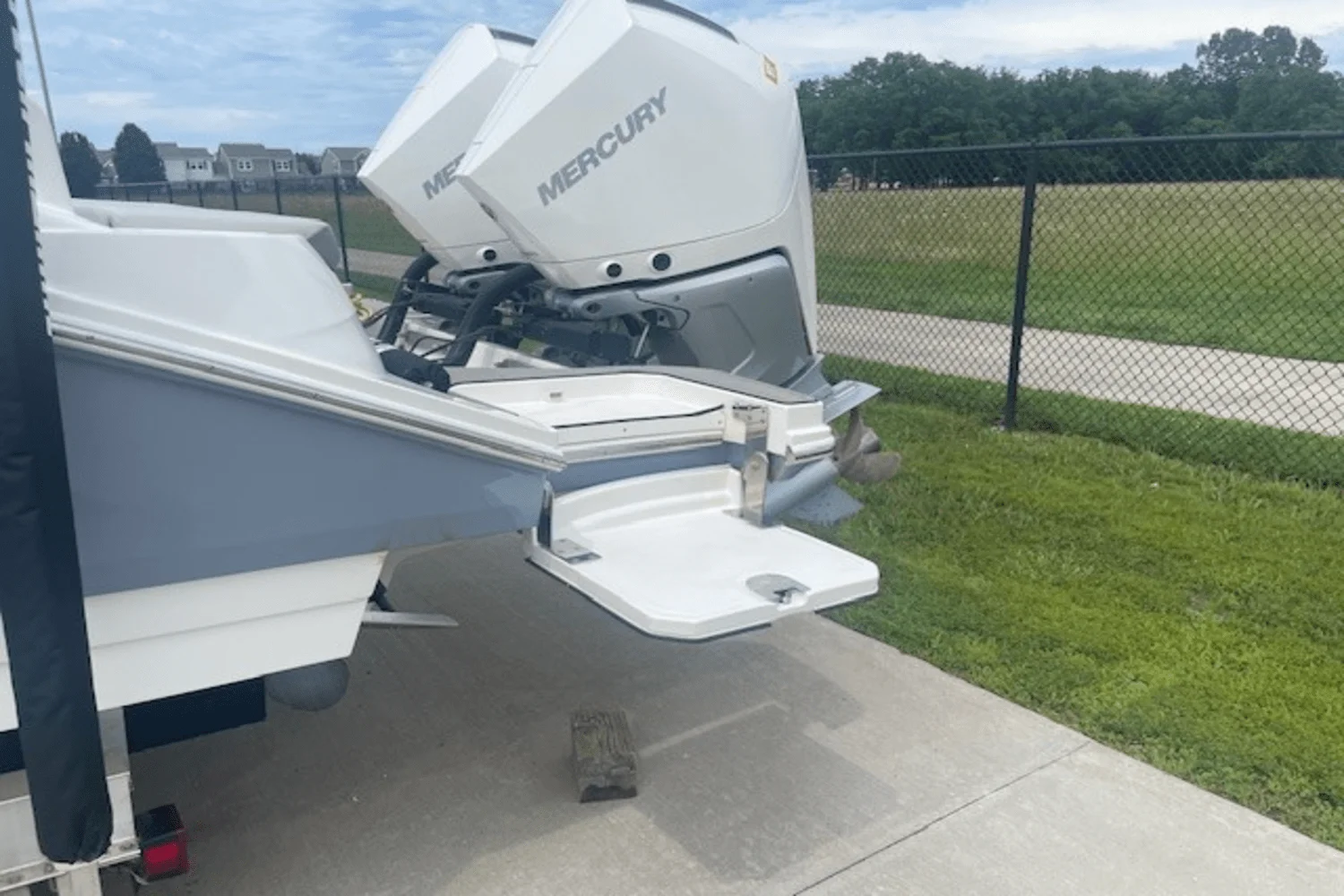 2024 Sea Ray 290 SDX OB Image Thumbnail #2