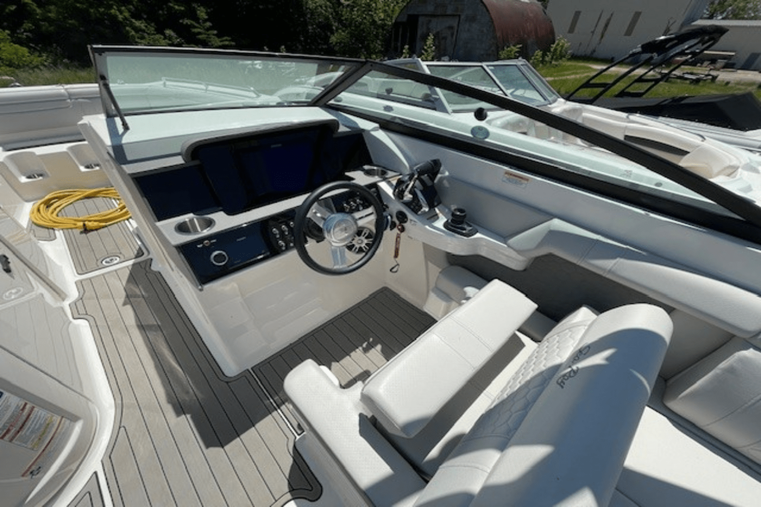 2024 Sea Ray 290 SDX OB Image Thumbnail #12