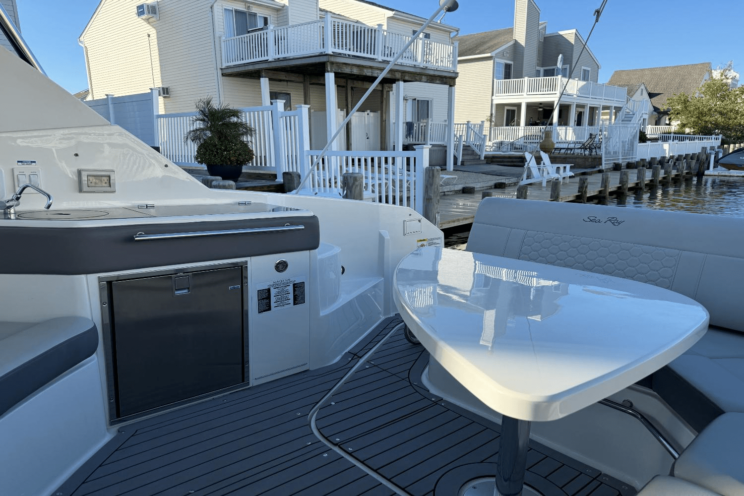 2021 Sea Ray 320 SUNDANCER Image Thumbnail #21