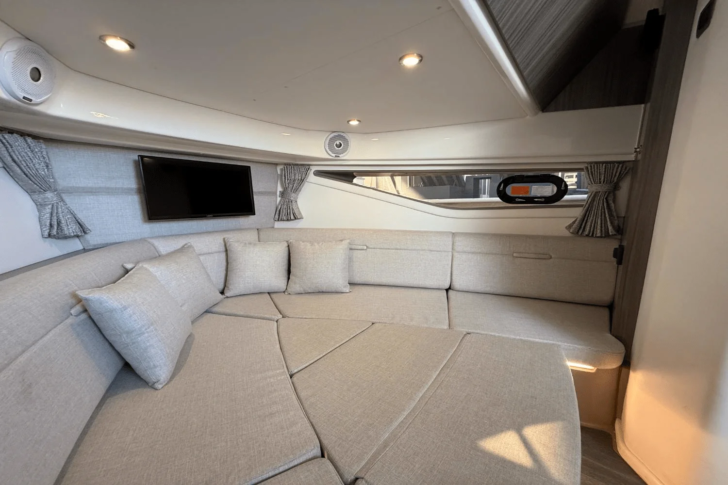 2021 Sea Ray 320 SUNDANCER Image Thumbnail #50