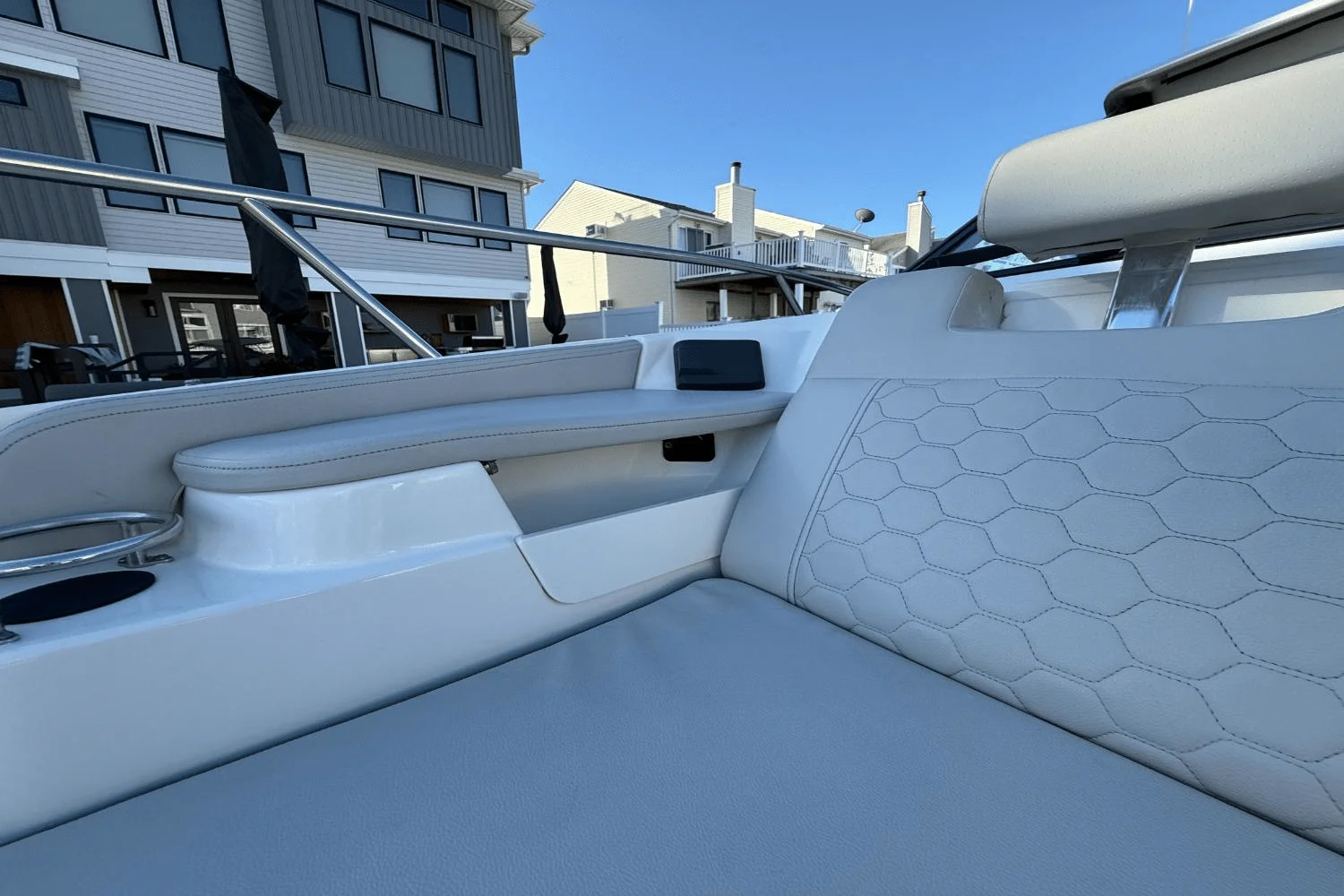 2021 Sea Ray 320 SUNDANCER Image Thumbnail #67