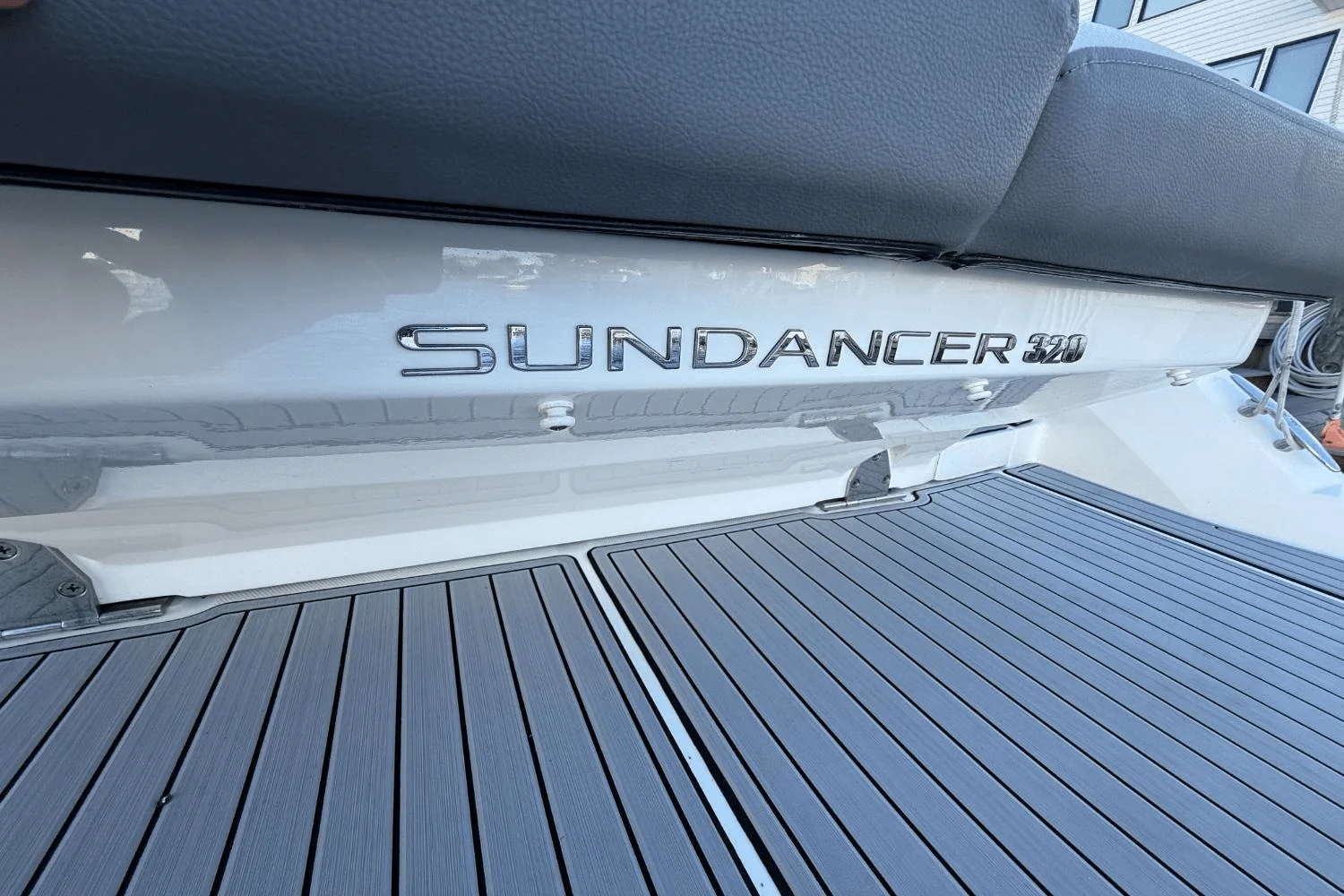 2021 Sea Ray 320 SUNDANCER Image Thumbnail #8