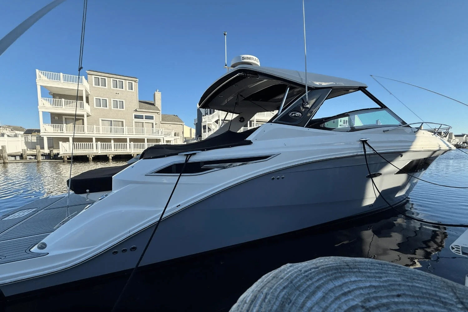 2021 Sea Ray 320 SUNDANCER Image Thumbnail #4