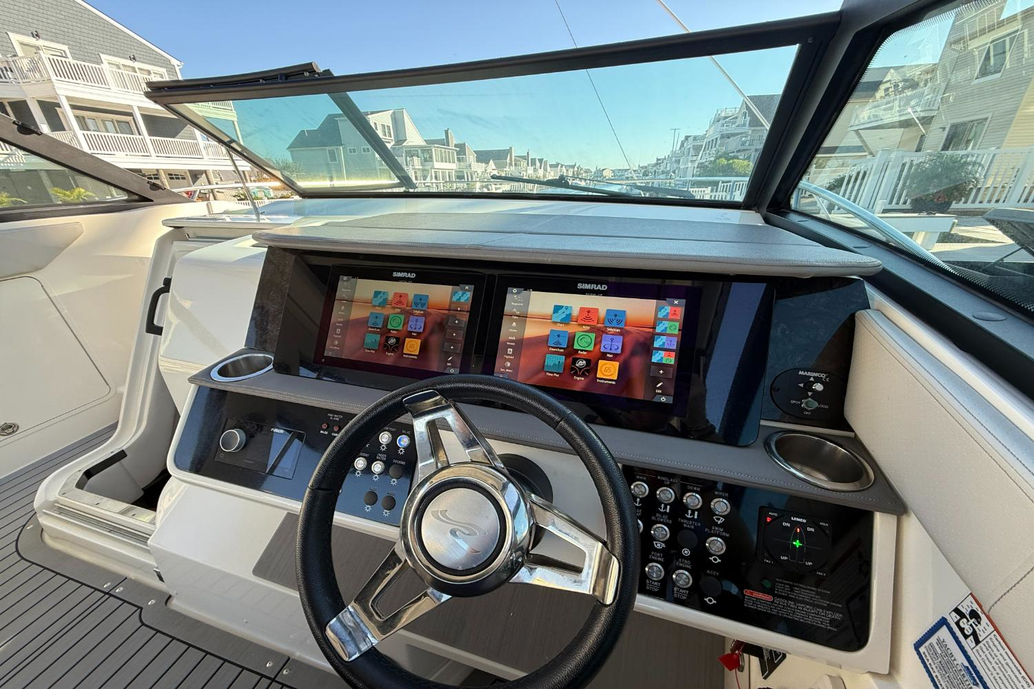 2021 Sea Ray 320 SUNDANCER Image Thumbnail #37