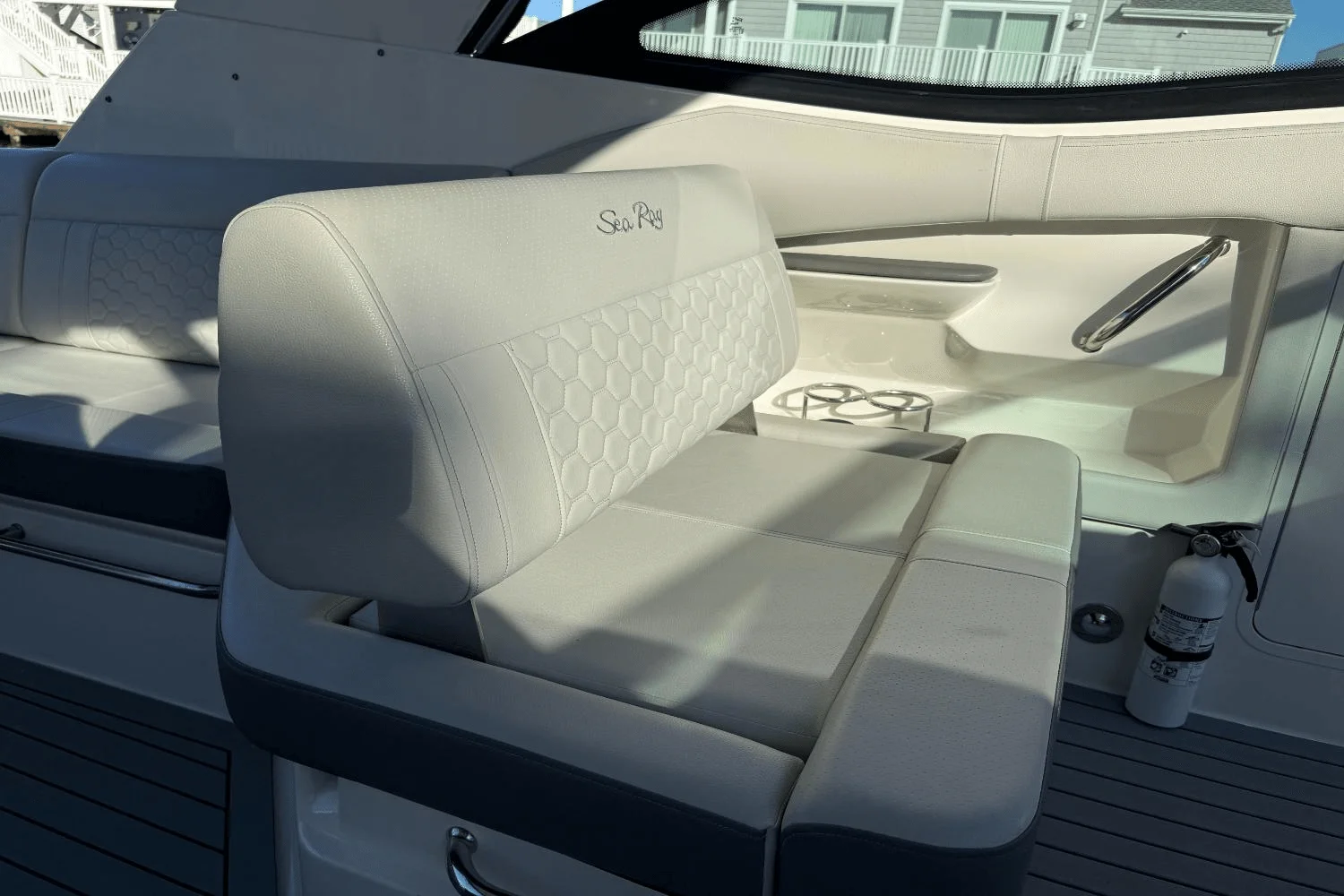 2021 Sea Ray 320 SUNDANCER Image Thumbnail #32