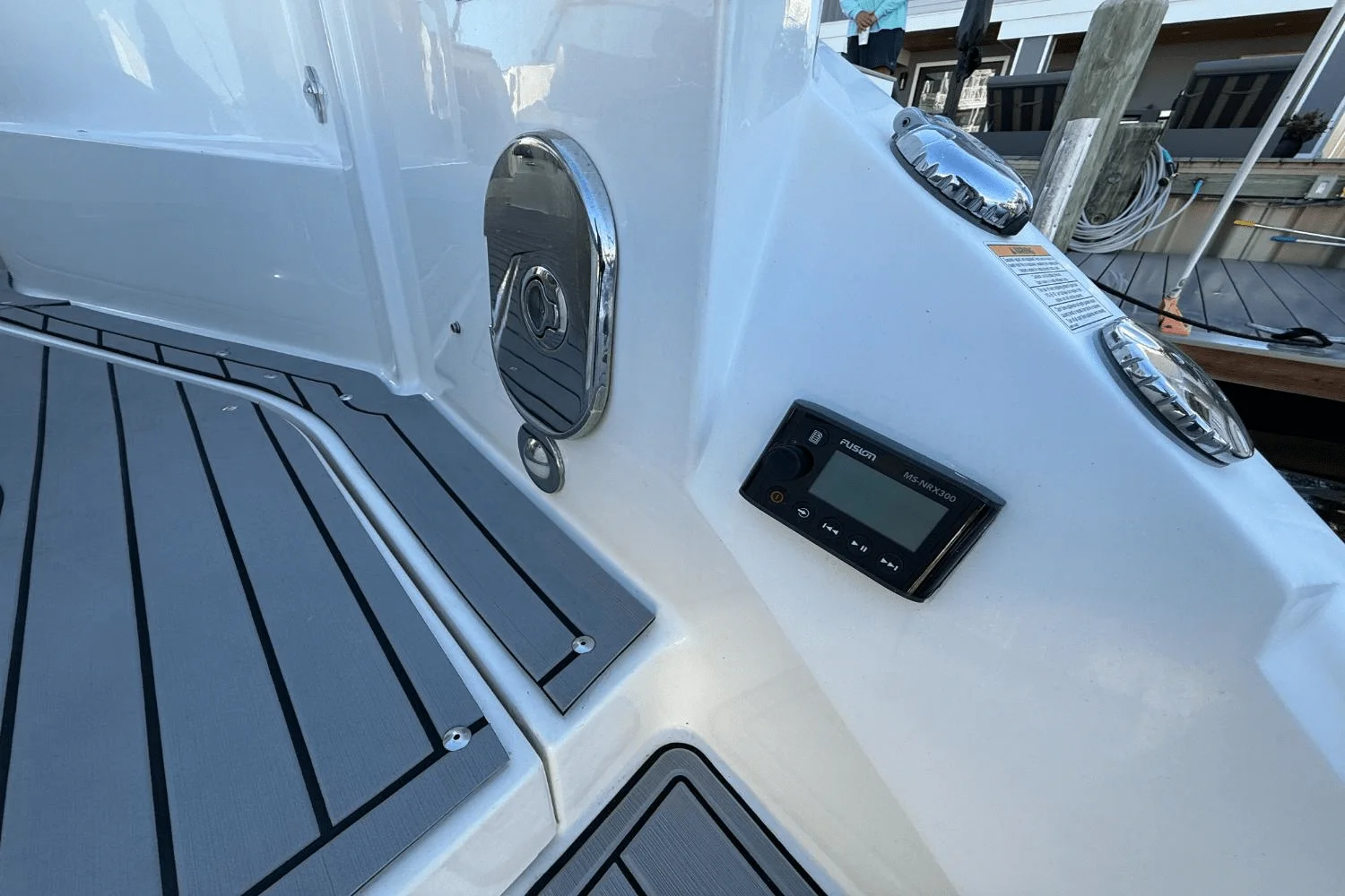 2021 Sea Ray 320 SUNDANCER Image Thumbnail #13