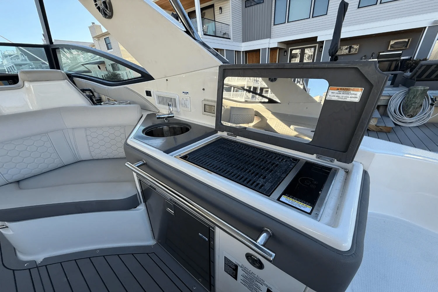 2021 Sea Ray 320 SUNDANCER Image Thumbnail #28