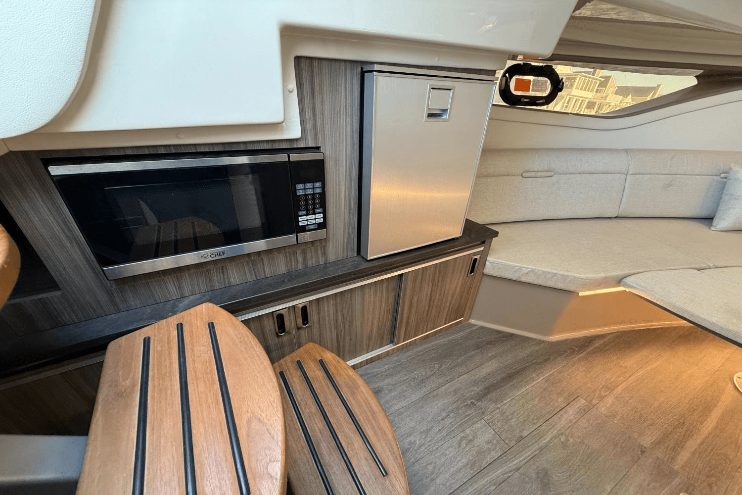 2021 Sea Ray 320 SUNDANCER Image Thumbnail #47