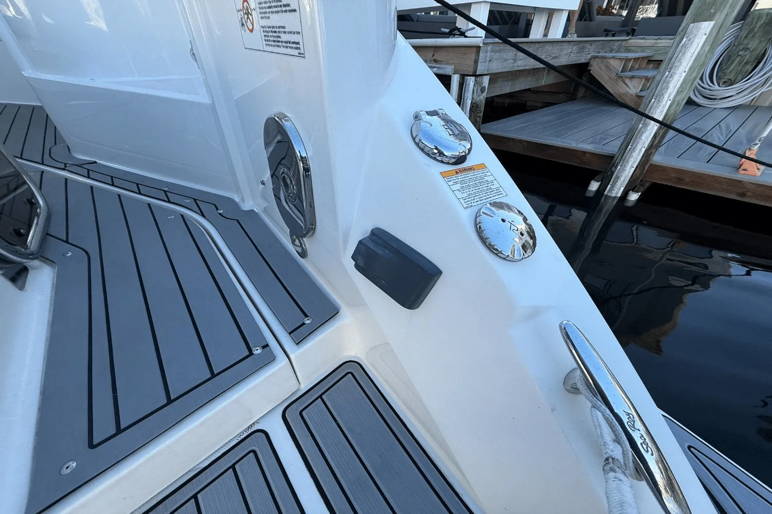 2021 Sea Ray 320 SUNDANCER Image Thumbnail #12