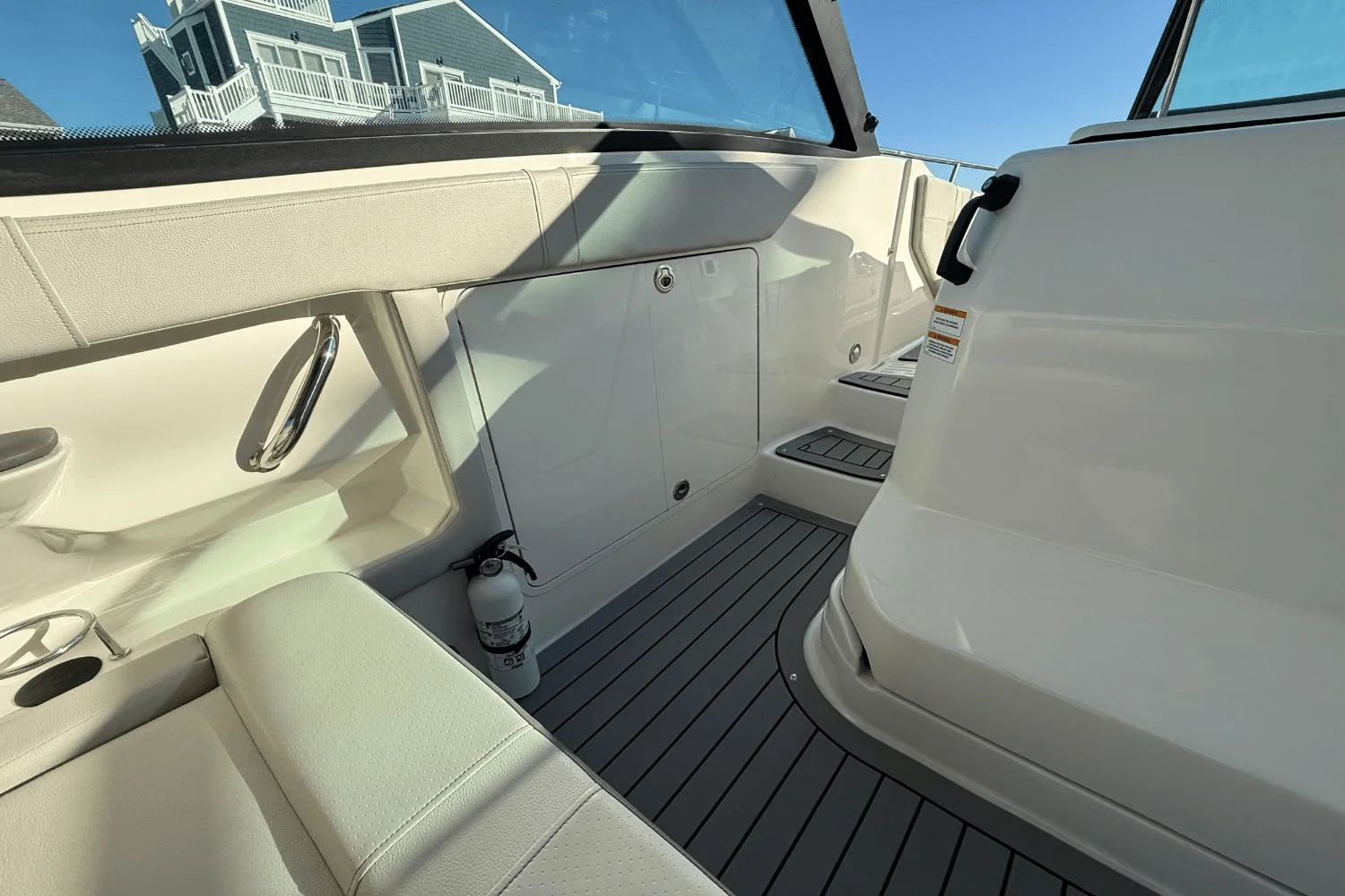 2021 Sea Ray 320 SUNDANCER Image Thumbnail #61