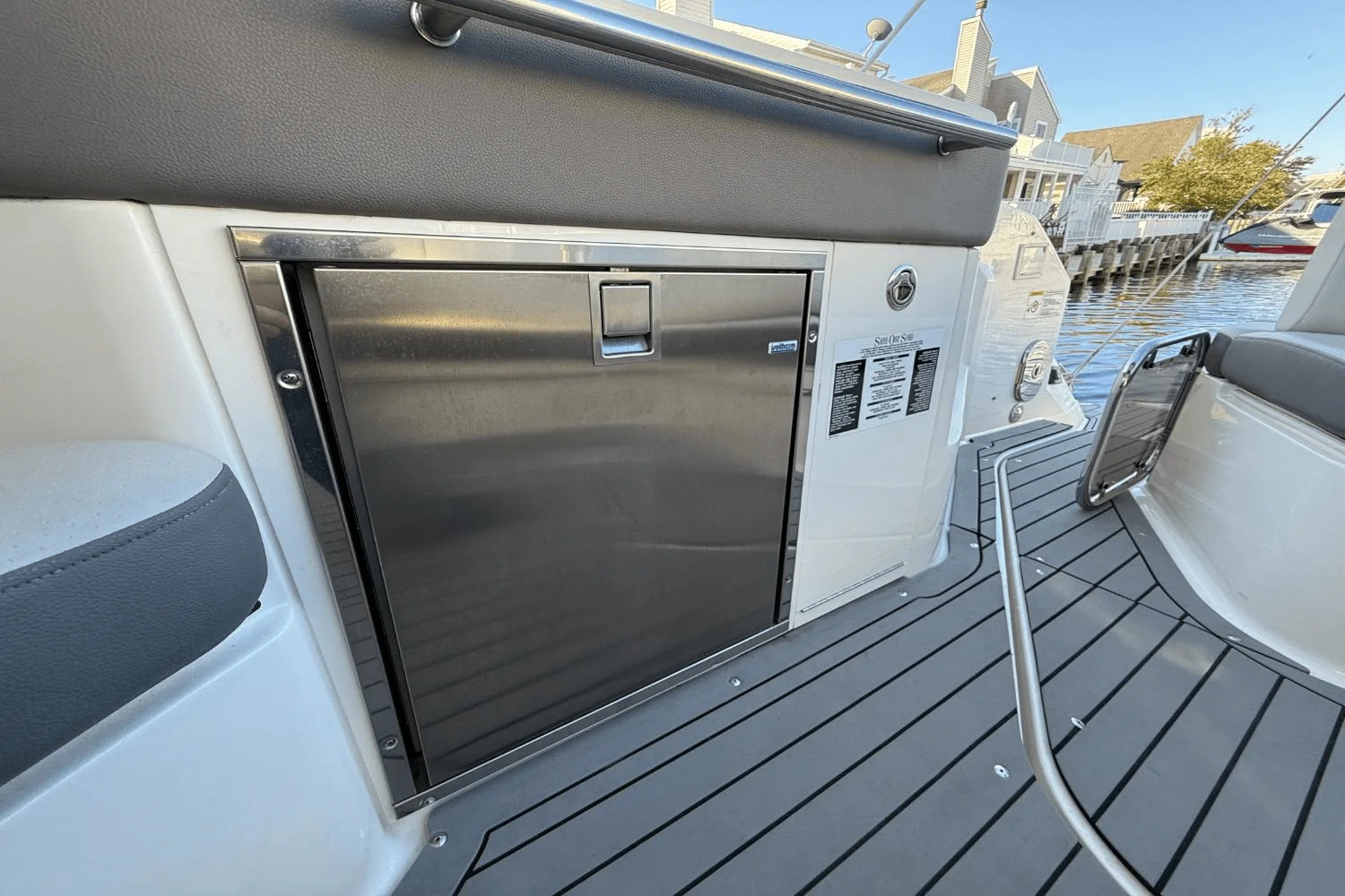 2021 Sea Ray 320 SUNDANCER Image Thumbnail #26