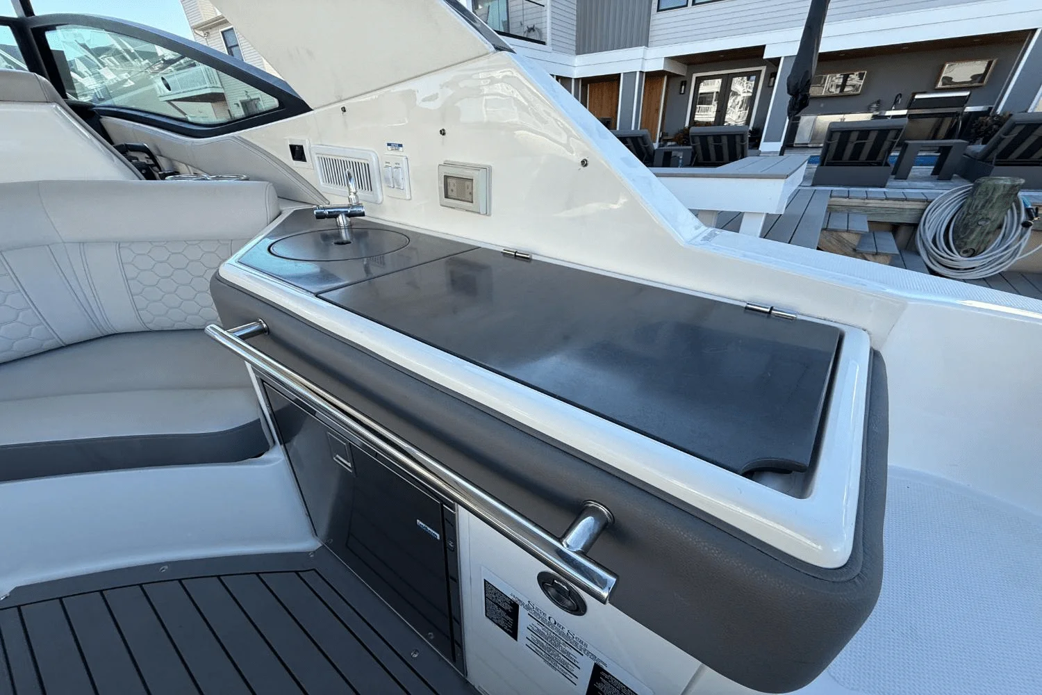 2021 Sea Ray 320 SUNDANCER Image Thumbnail #27