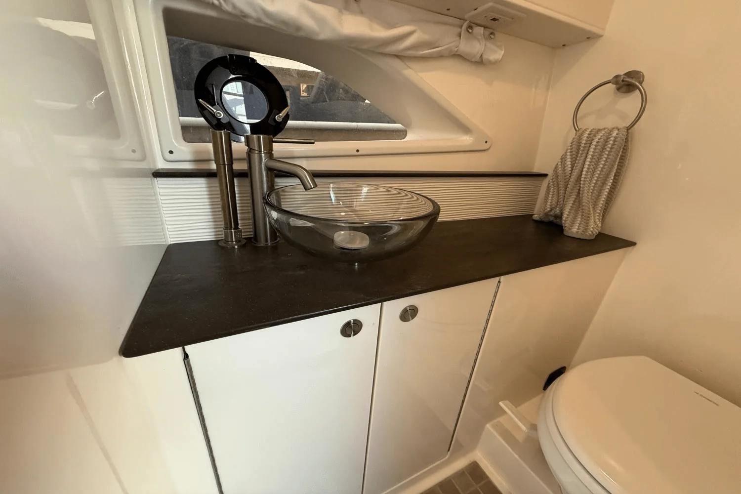 2021 Sea Ray 320 SUNDANCER Image Thumbnail #54