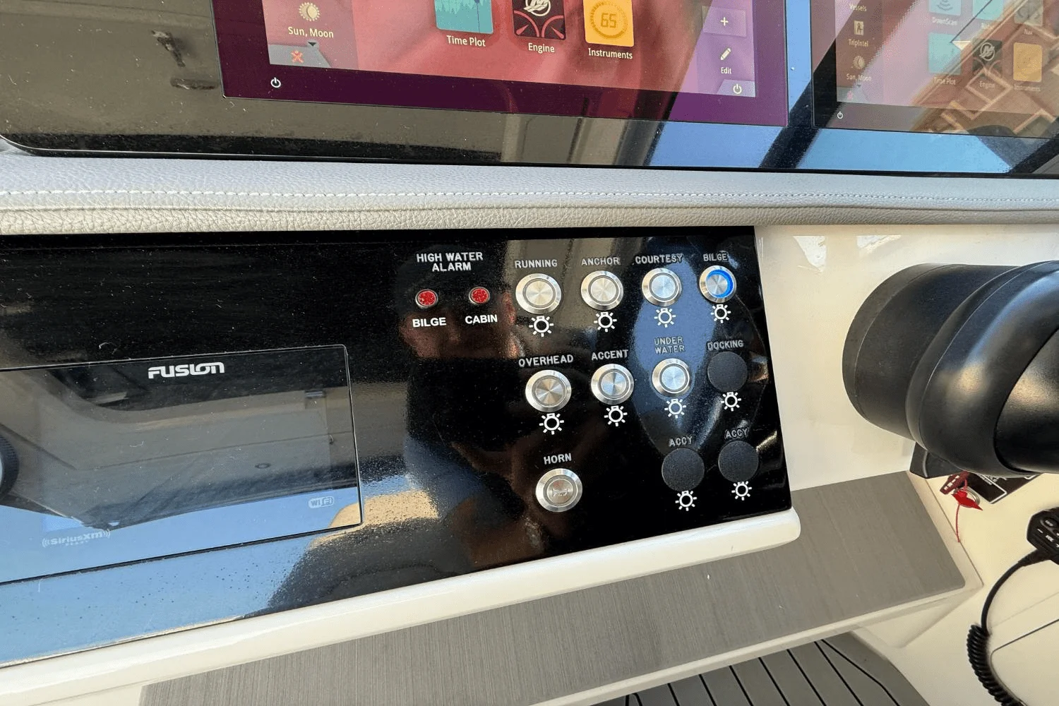 2021 Sea Ray 320 SUNDANCER Image Thumbnail #41