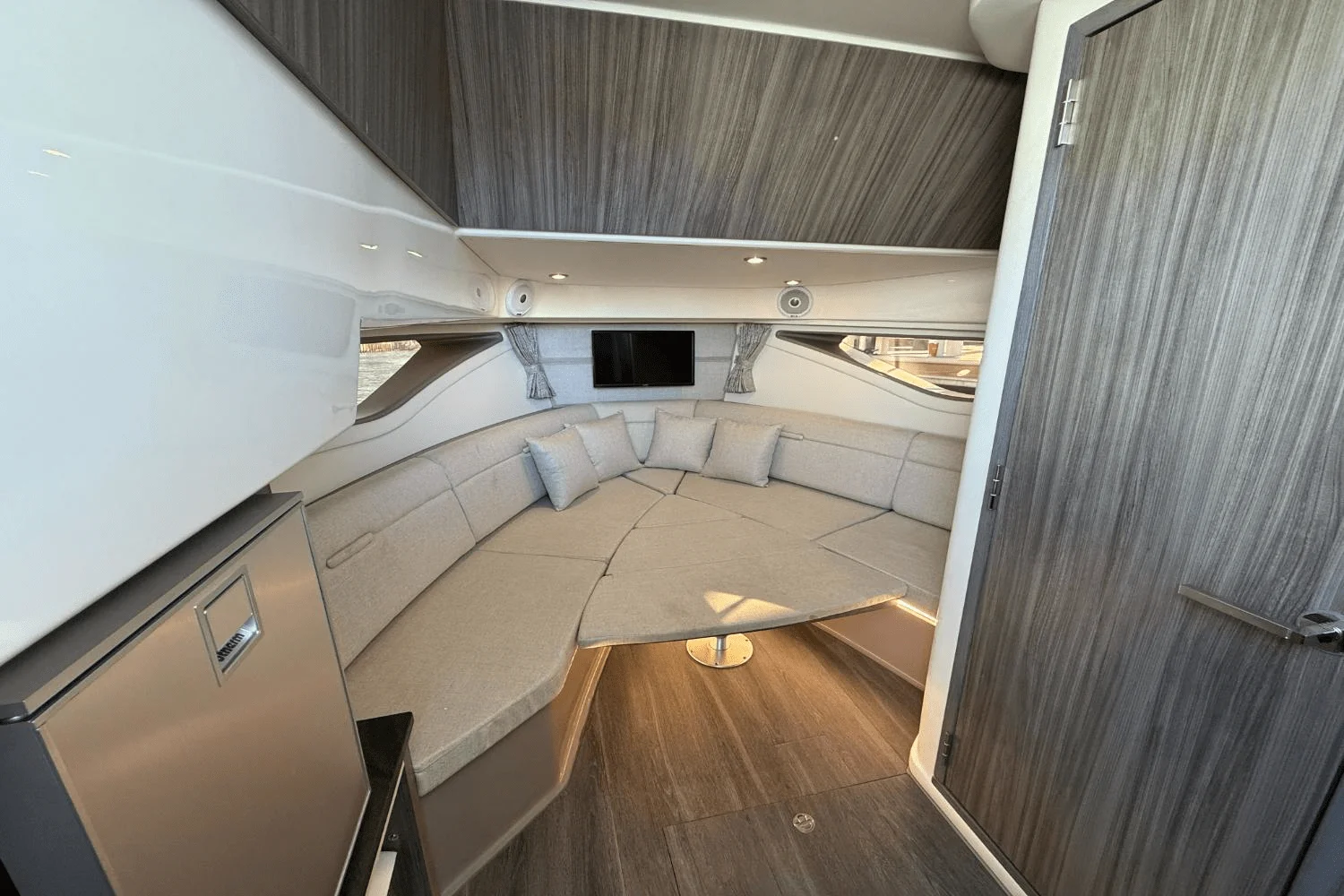 2021 Sea Ray 320 SUNDANCER Image Thumbnail #51