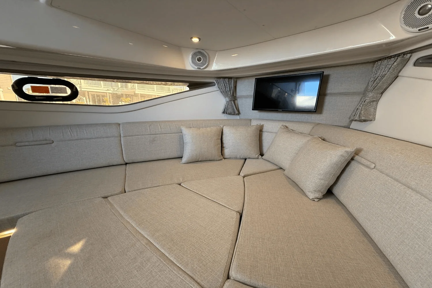 2021 Sea Ray 320 SUNDANCER Image Thumbnail #49