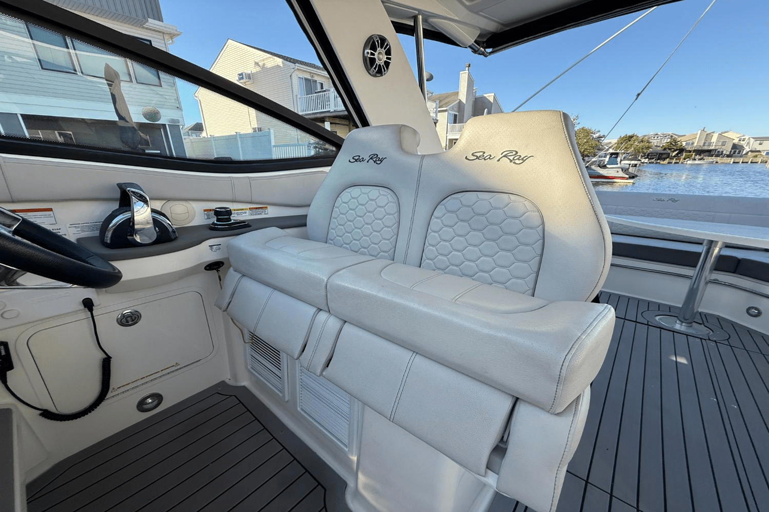 2021 Sea Ray 320 SUNDANCER Image Thumbnail #35