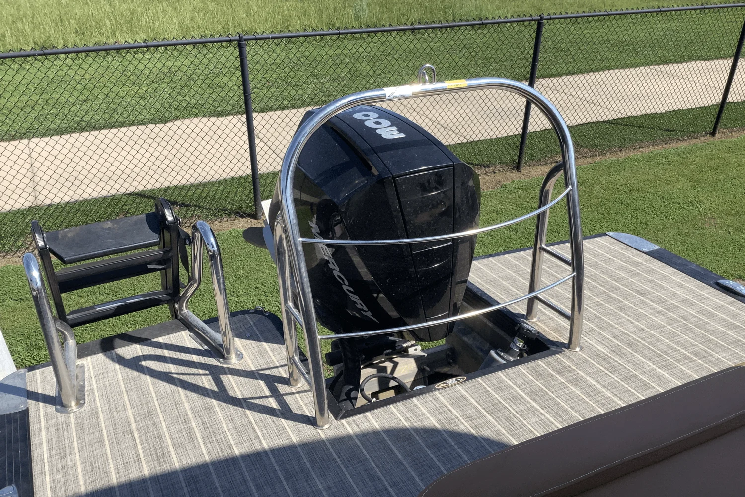 2023 Harris 250 SOLSTICE Image Thumbnail #4