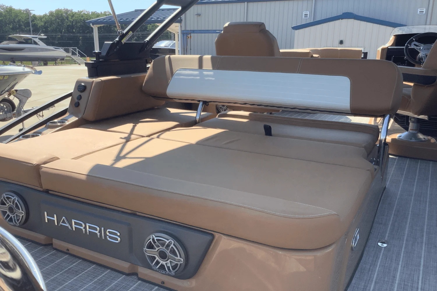 2023 Harris 250 SOLSTICE Image Thumbnail #5