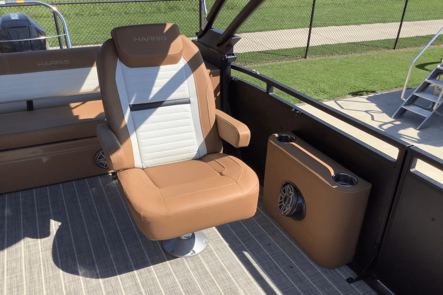 2023 Harris 250 SOLSTICE Image Thumbnail #11