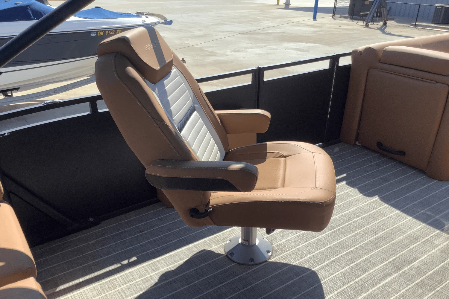 2023 Harris 250 SOLSTICE Image Thumbnail #9