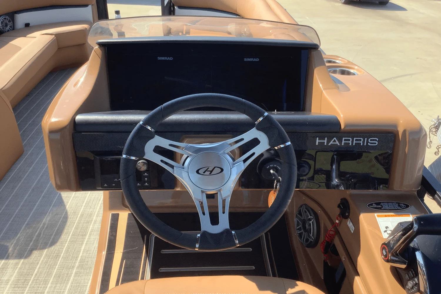 2023 Harris 250 SOLSTICE Image Thumbnail #13