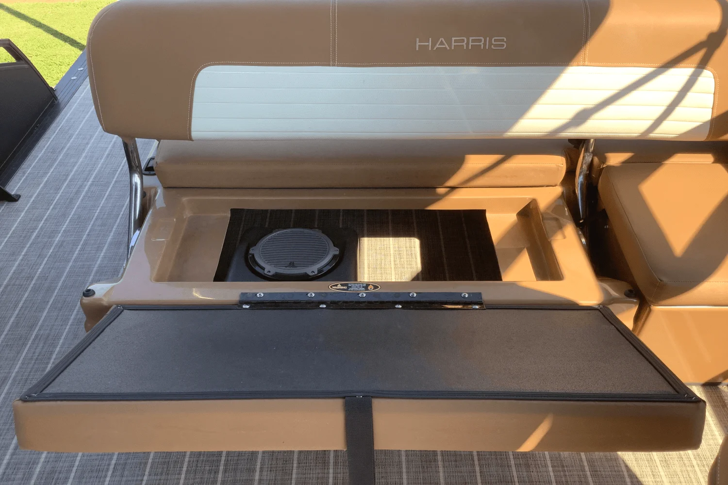 2023 Harris 250 SOLSTICE Image Thumbnail #8