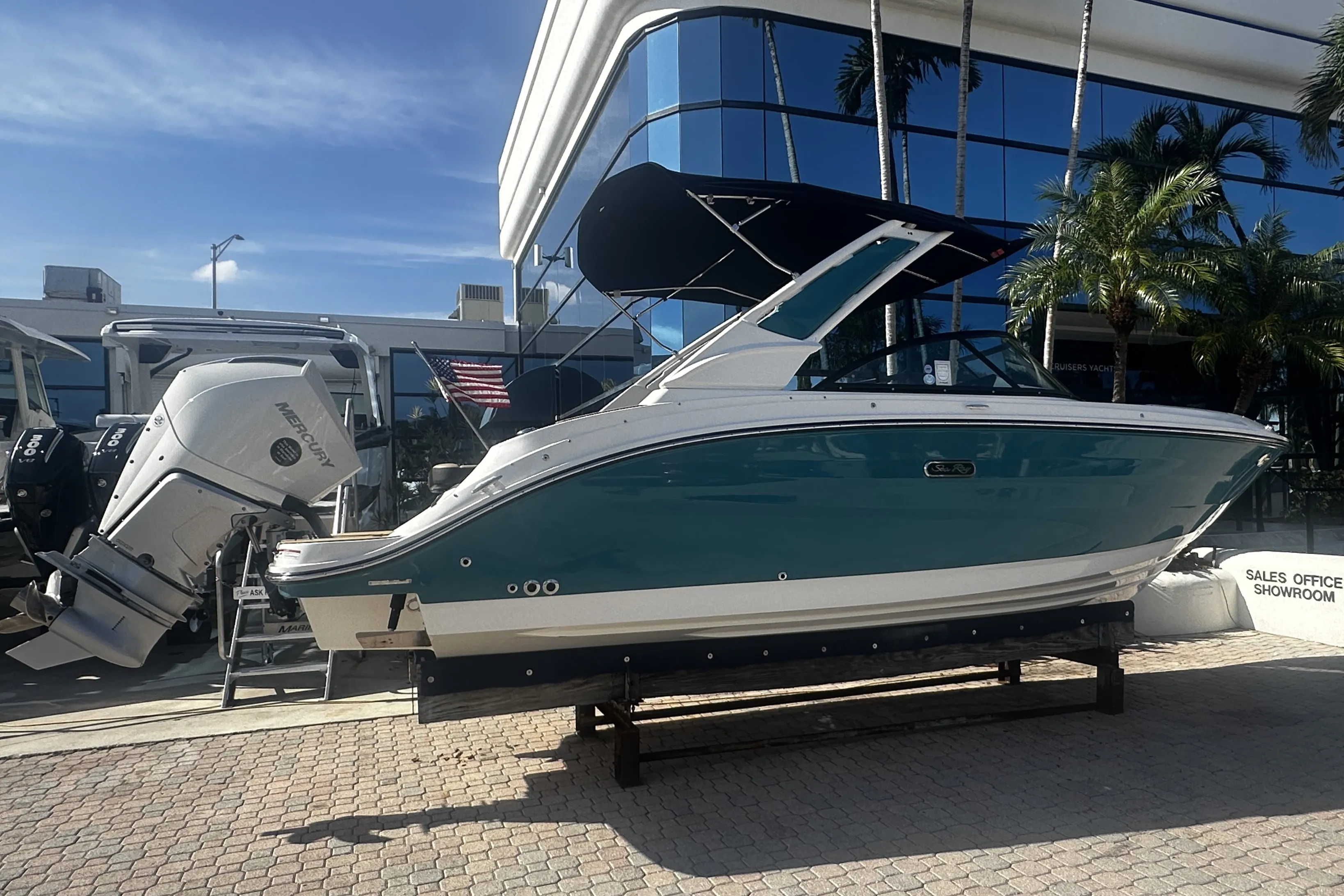 2026 Sea Ray SDX 230 Outboard Image Thumbnail #2