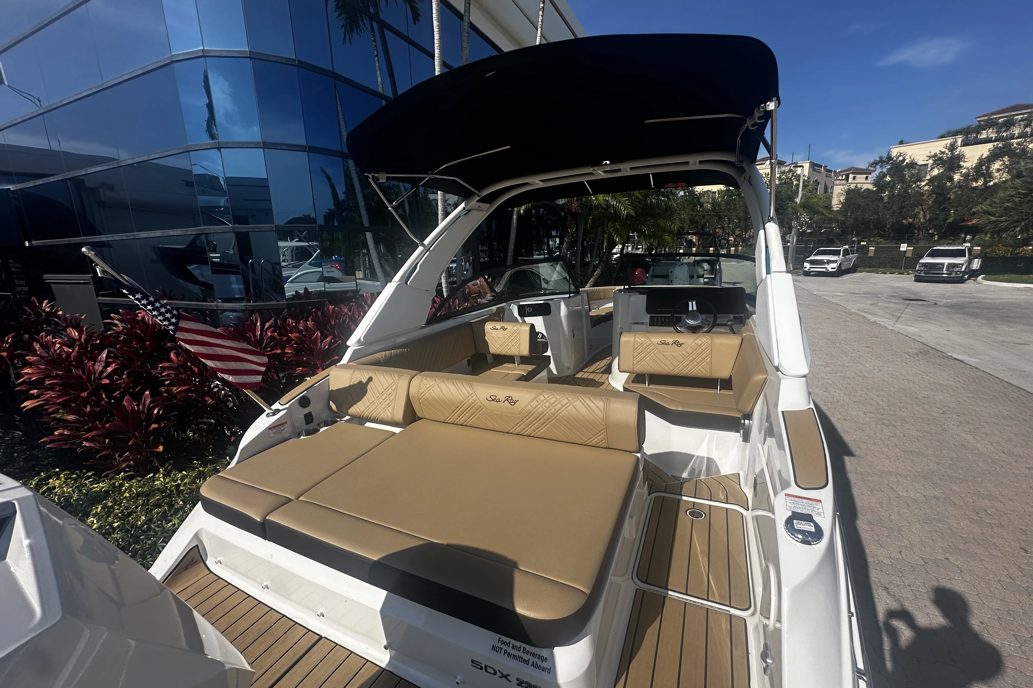 2026 Sea Ray SDX 230 Outboard Image Thumbnail #12