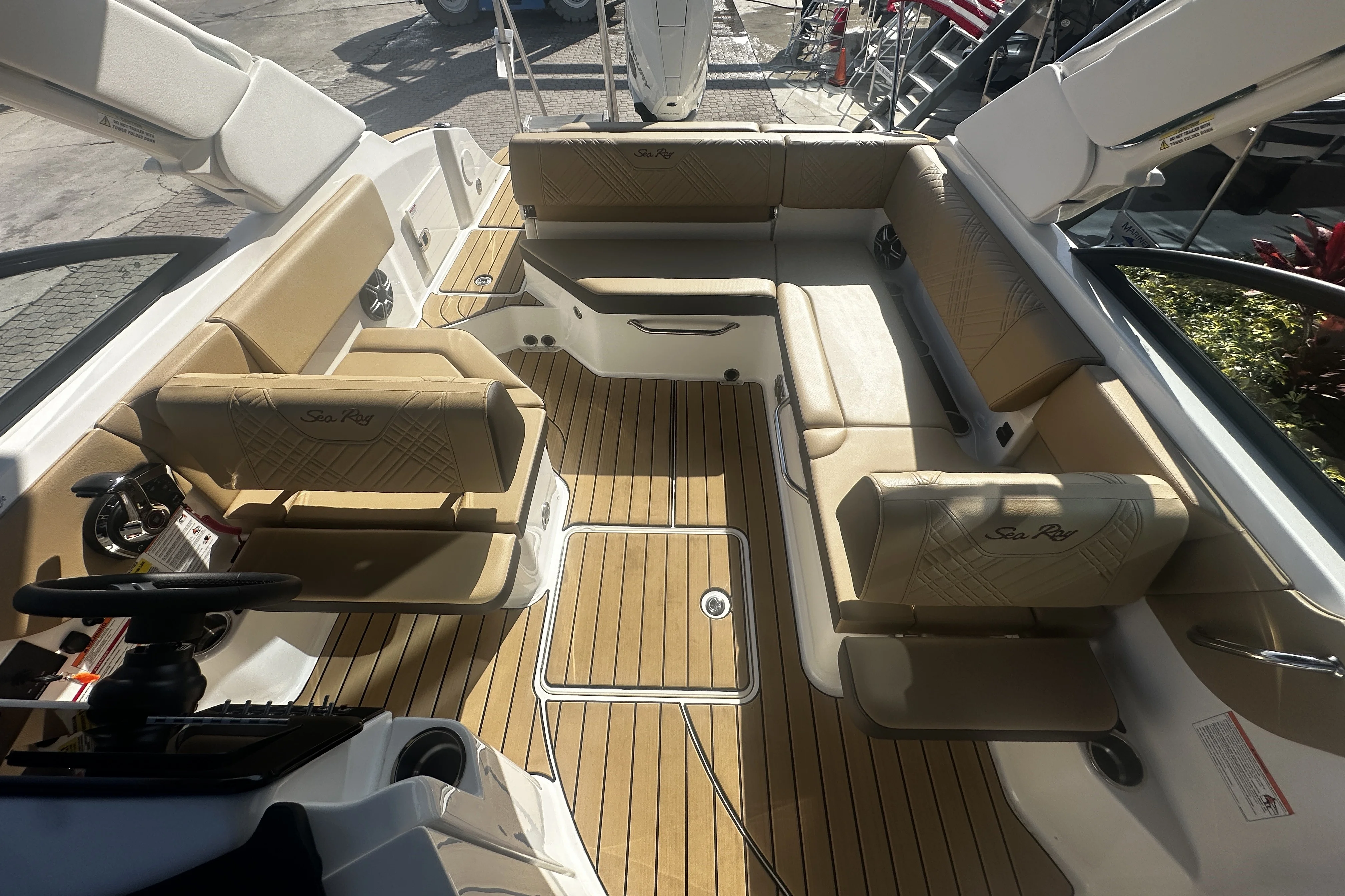 2026 Sea Ray SDX 230 Outboard Image Thumbnail #17