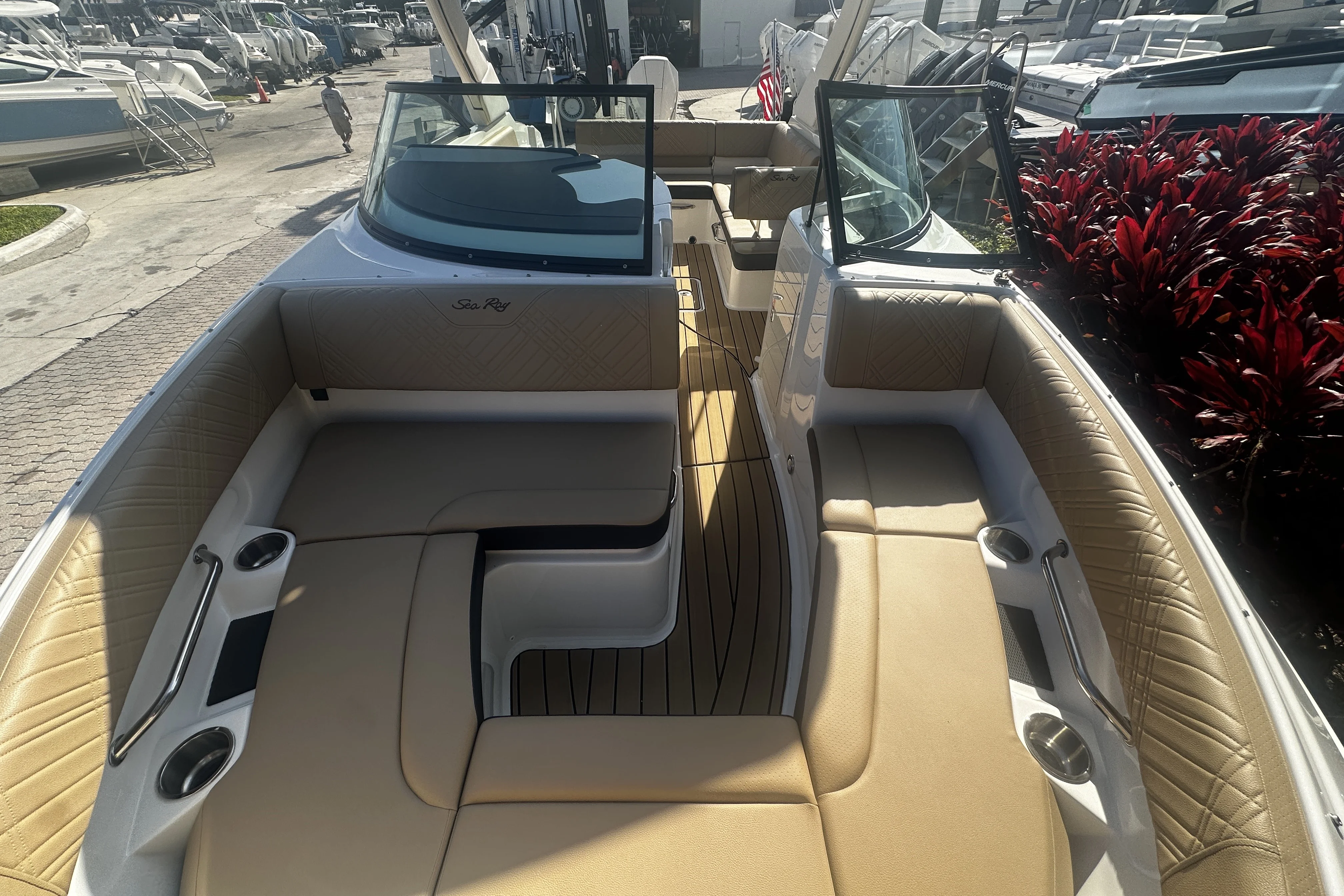 2026 Sea Ray SDX 230 Outboard Image Thumbnail #25