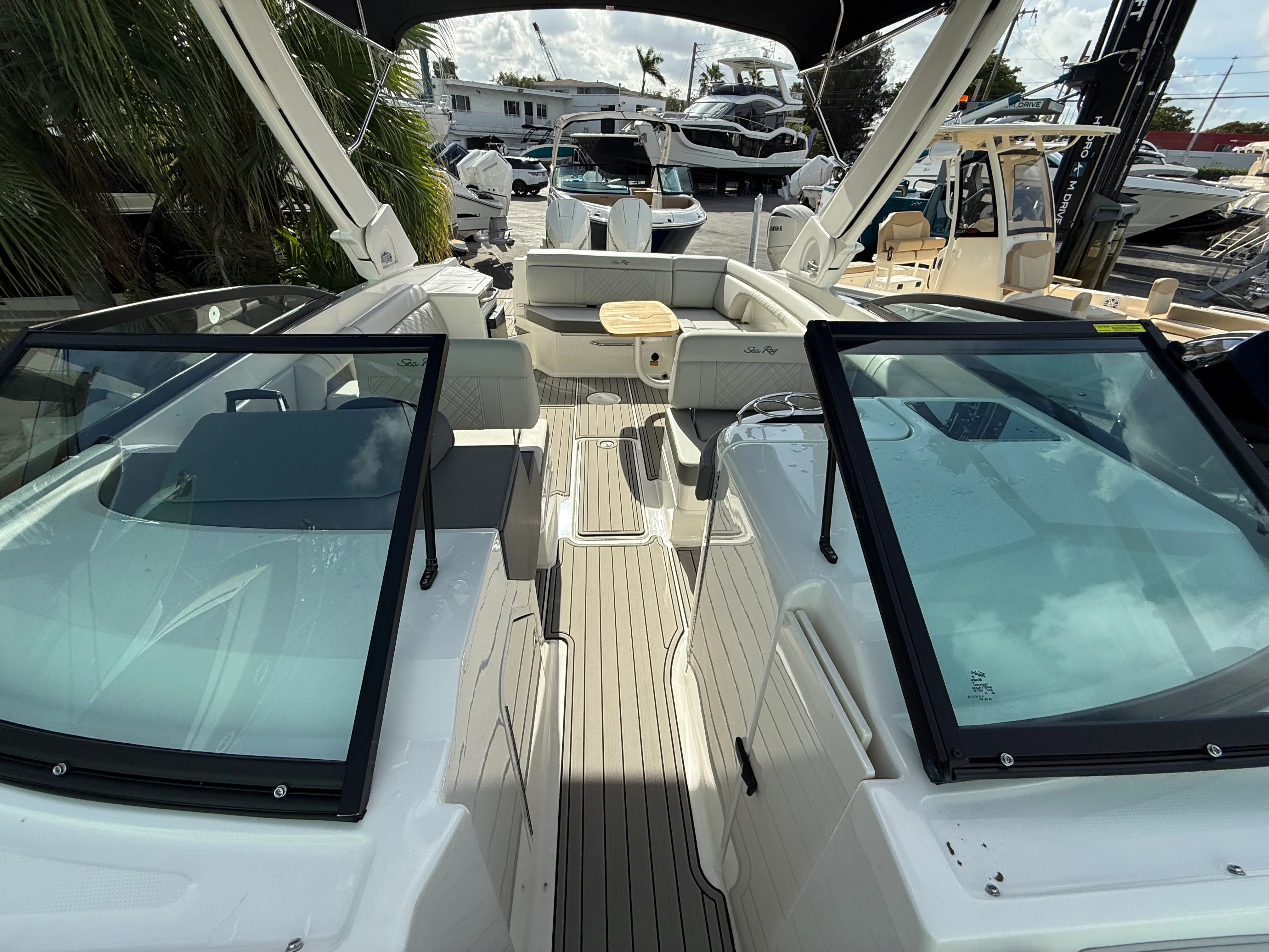 2026 Sea Ray SDX 290 Outboard Image Thumbnail #5